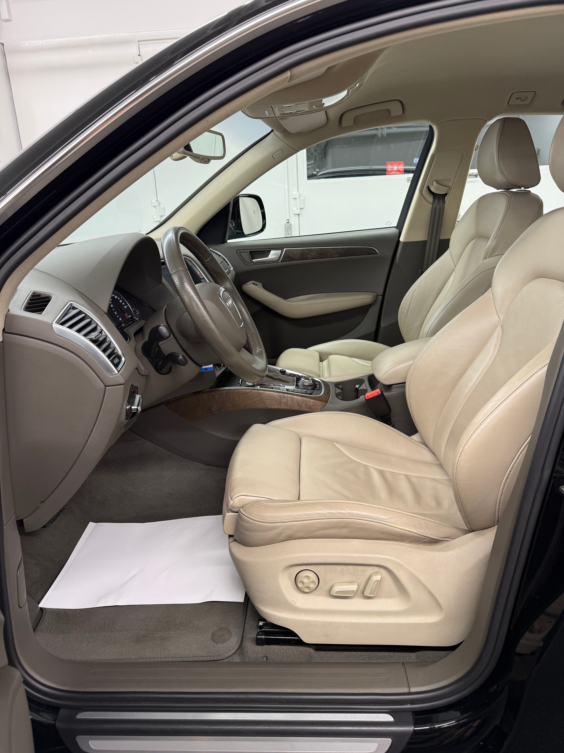 AUDI Q5 3.0 TDI quattro S-tronic-image-19
