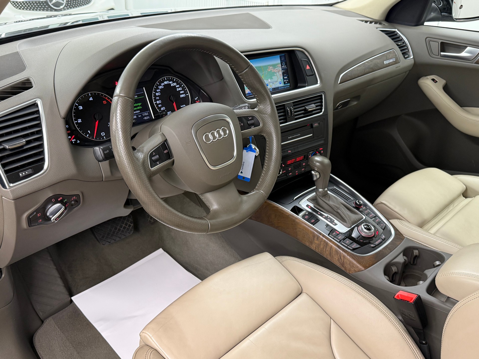 AUDI Q5 3.0 TDI quattro S-tronic-image-12