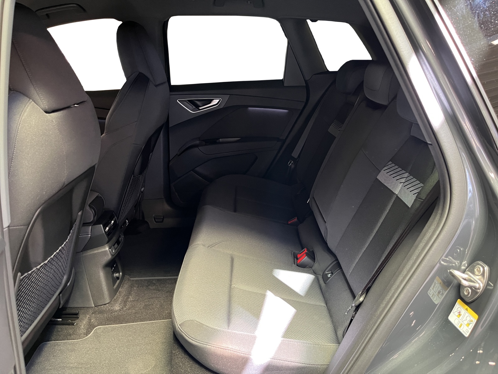 AUDI Q4 e-tron SUV quattro performance Attraction-image-11