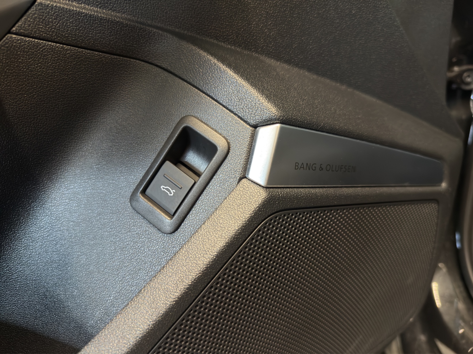 AUDI A3 Sportback 35 TFSI S line Attraction S-tronic-image-14