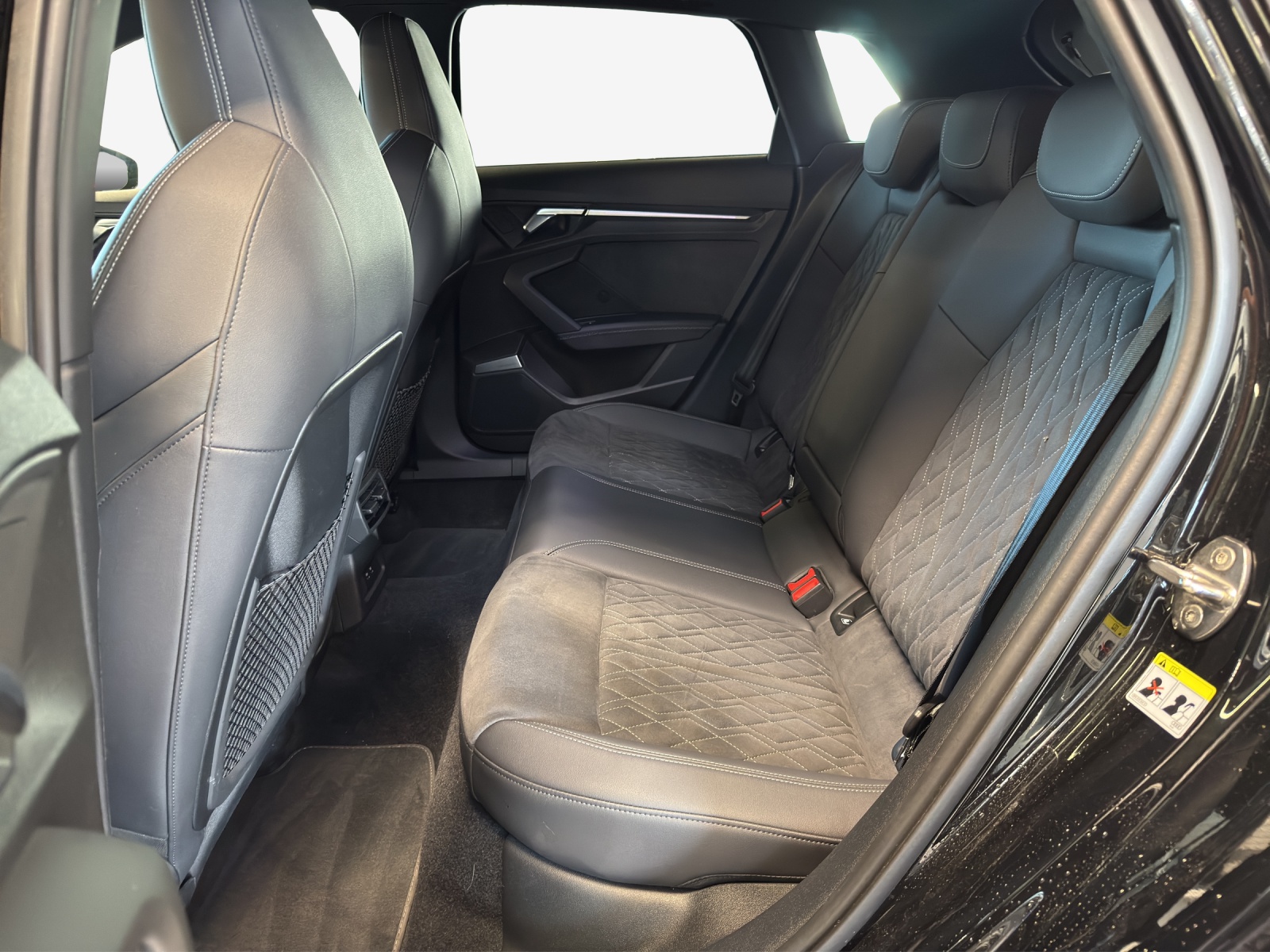 AUDI A3 Sportback 35 TFSI S line Attraction S-tronic-image-11