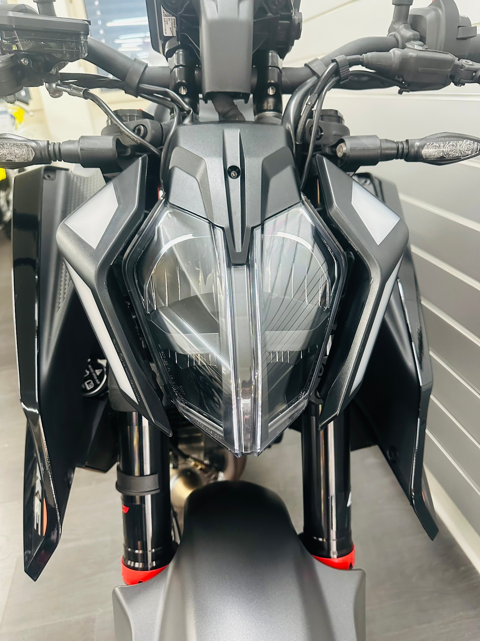 KTM 390 Duke-image-6