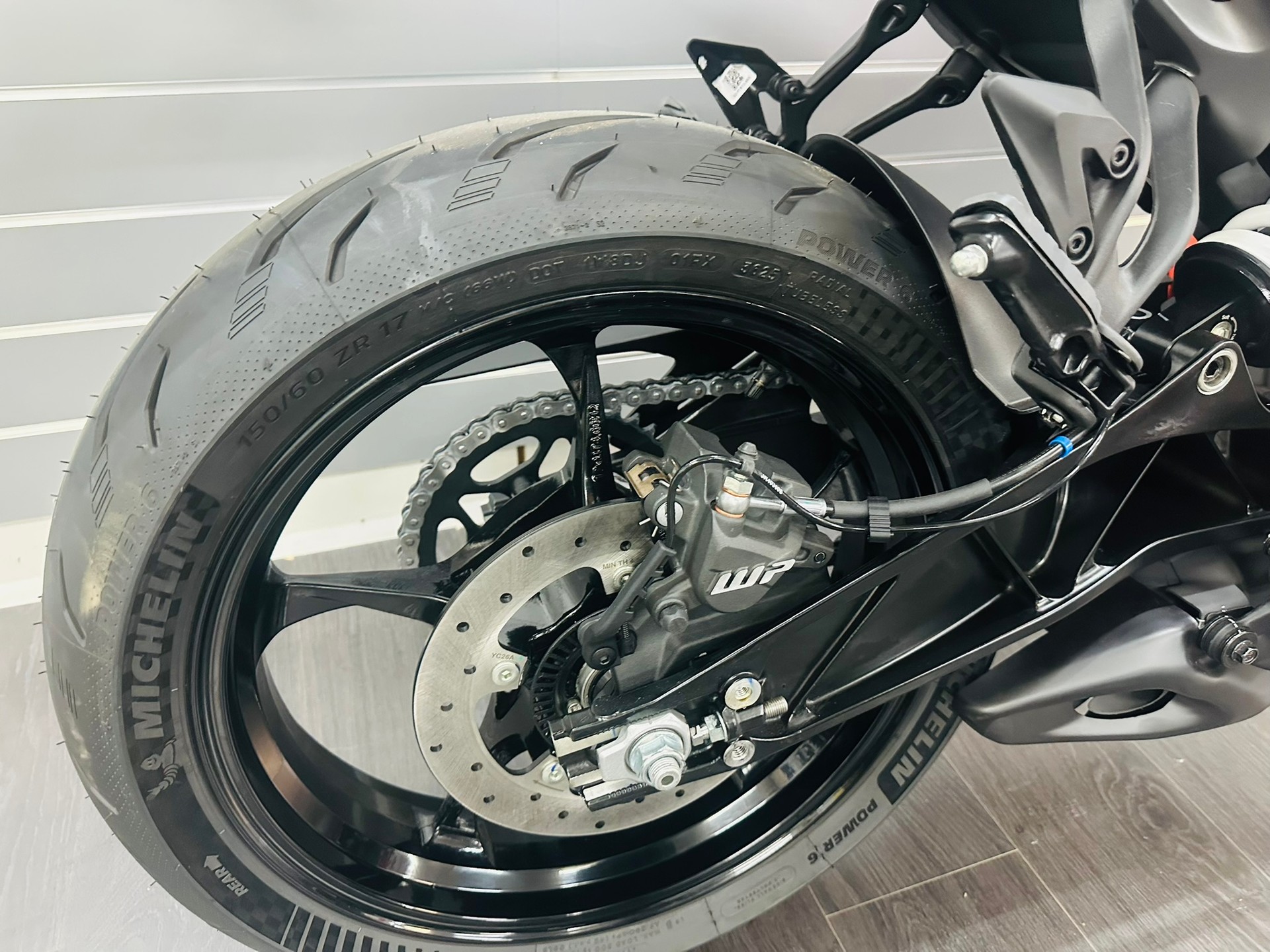 KTM 390 Duke-image-3