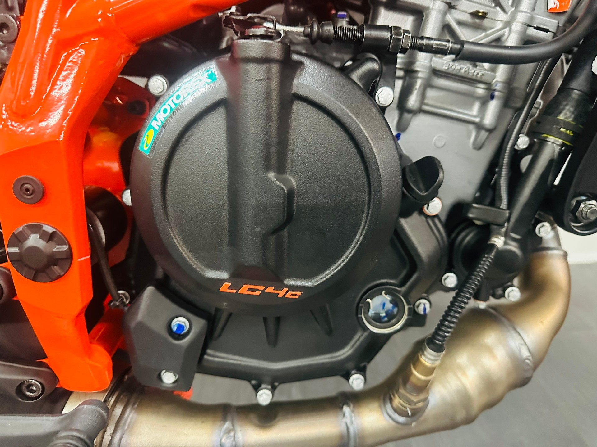 KTM 390 Duke-image-2