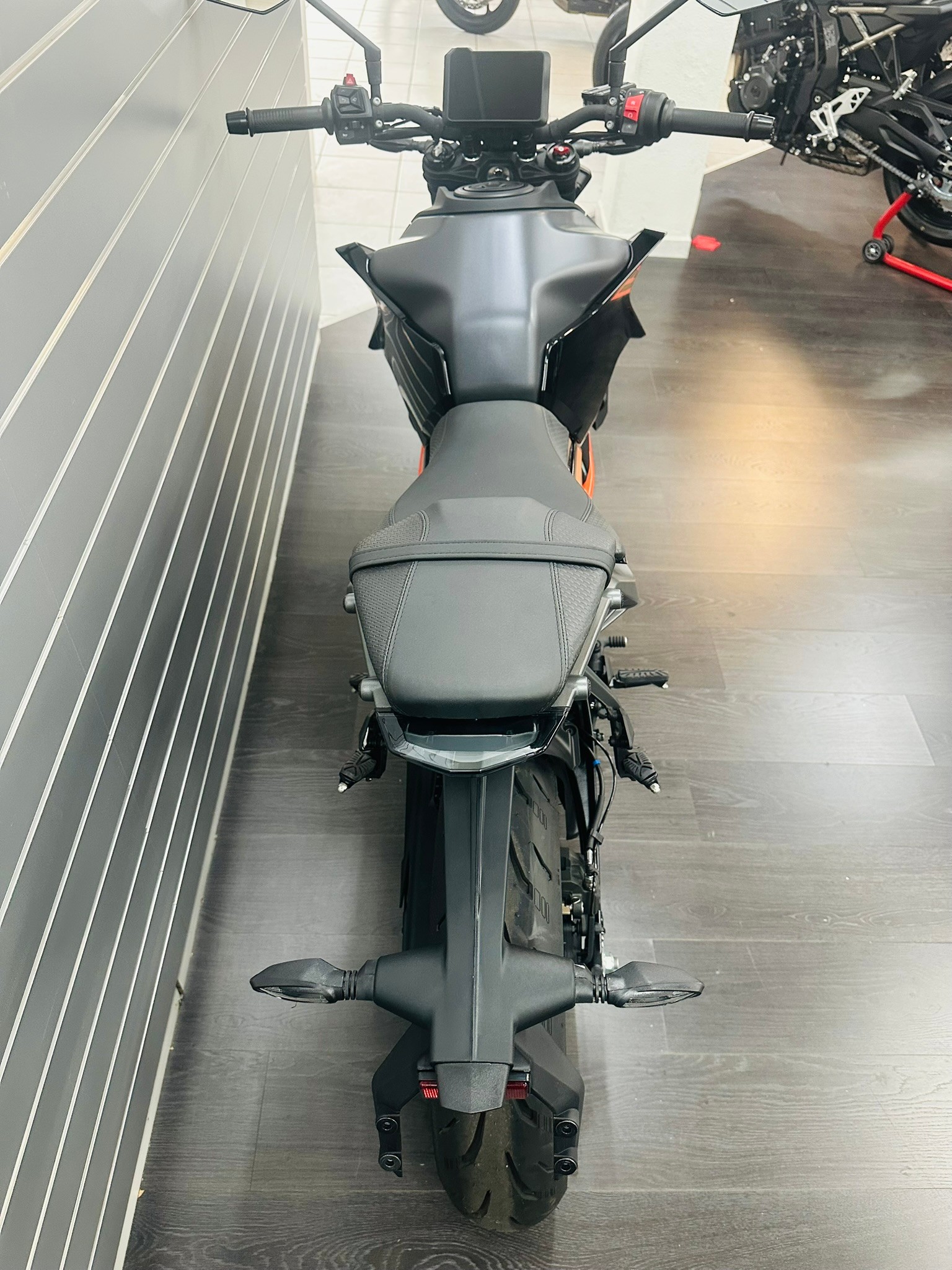 KTM 390 Duke-image-8