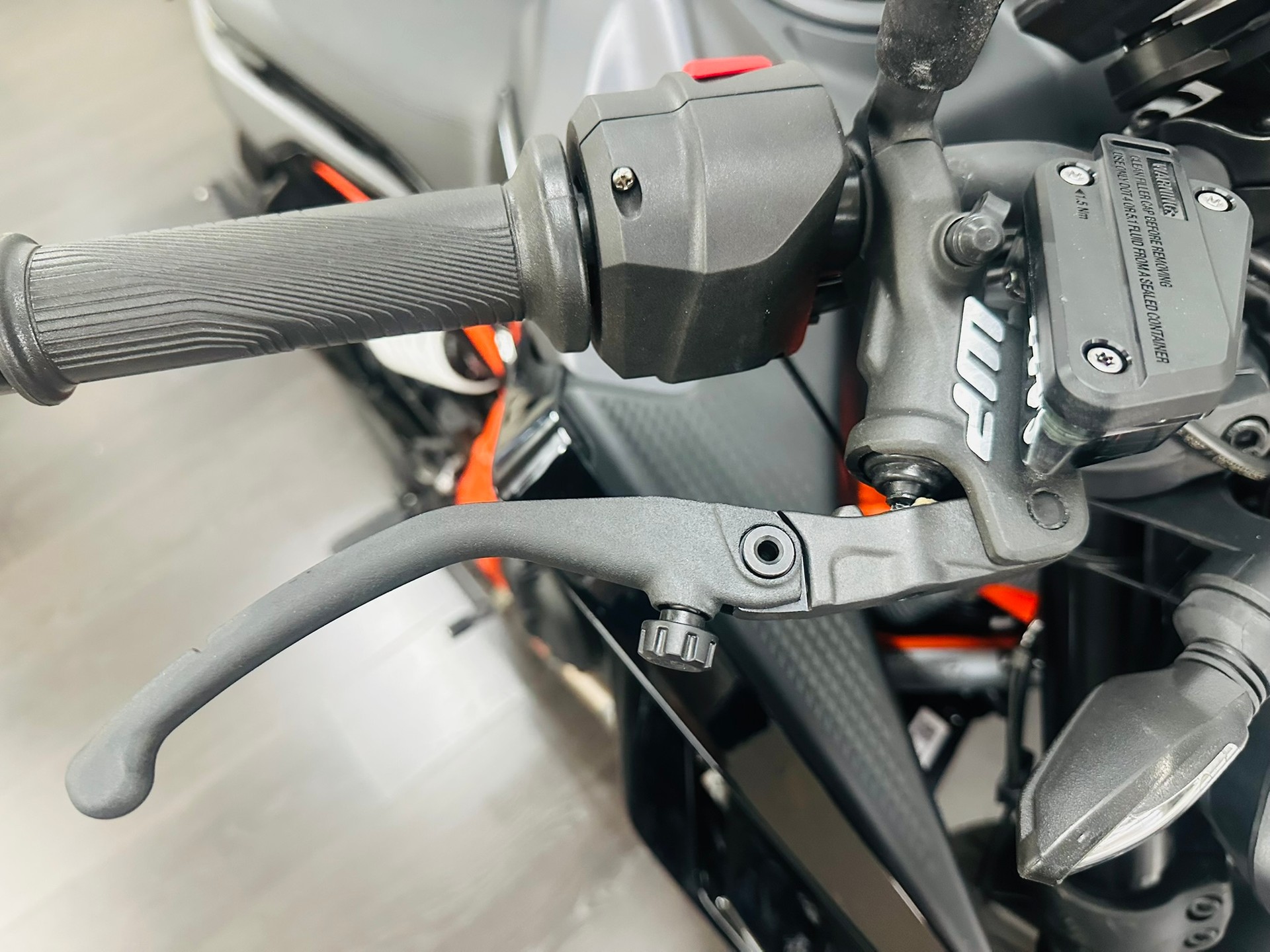 KTM 390 Duke-image-7