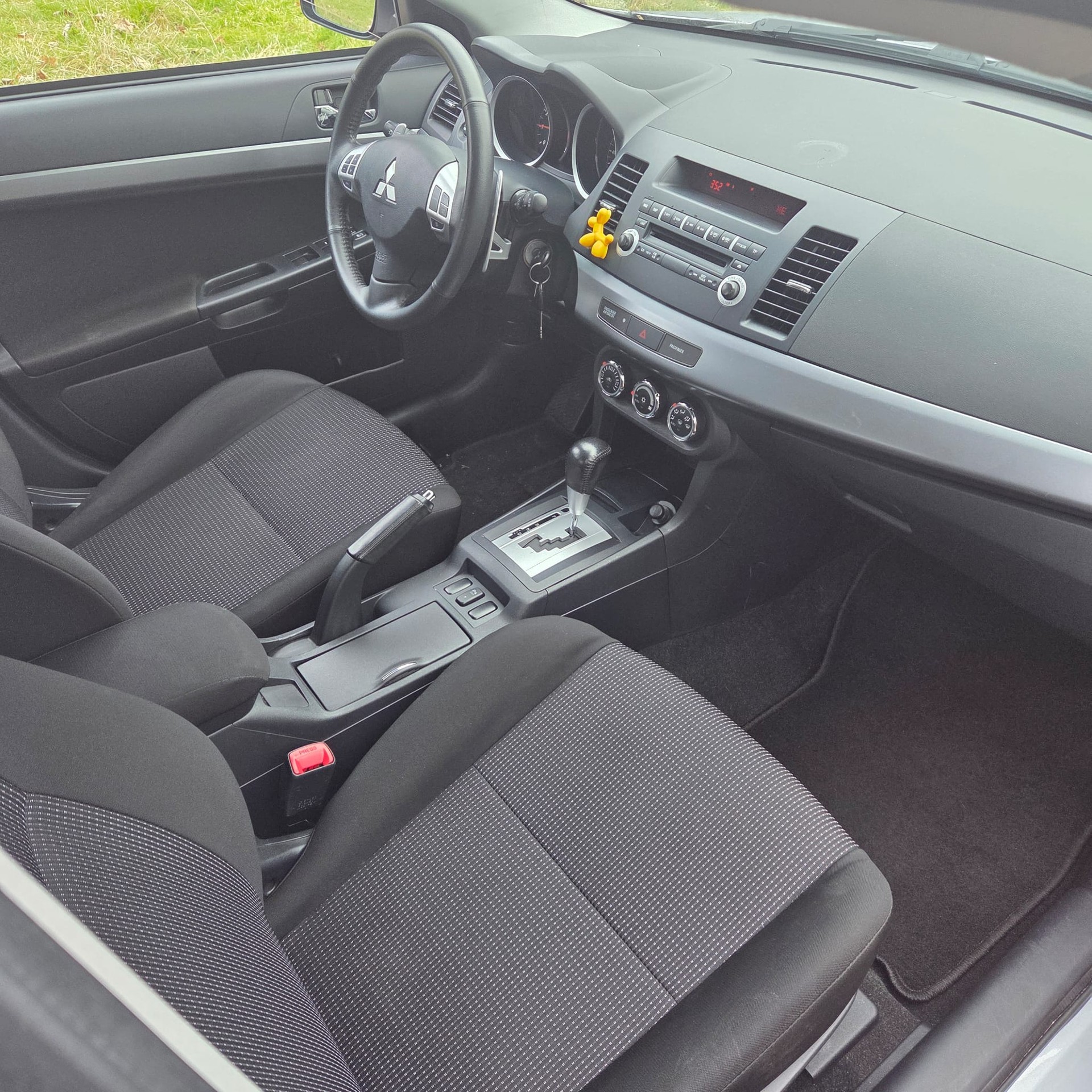 MITSUBISHI Lancer Sportback 1.8 Diamond CVT-image-11