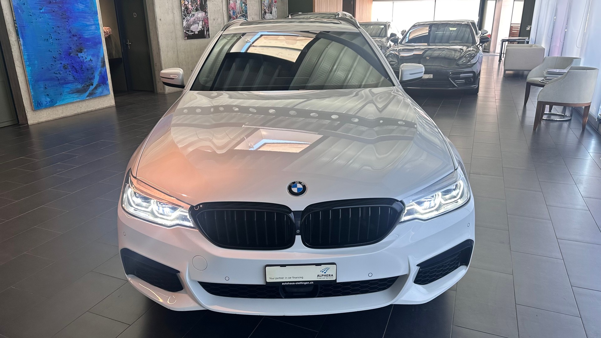 BMW 540i xDrive SAG Touring-showroom-element-2