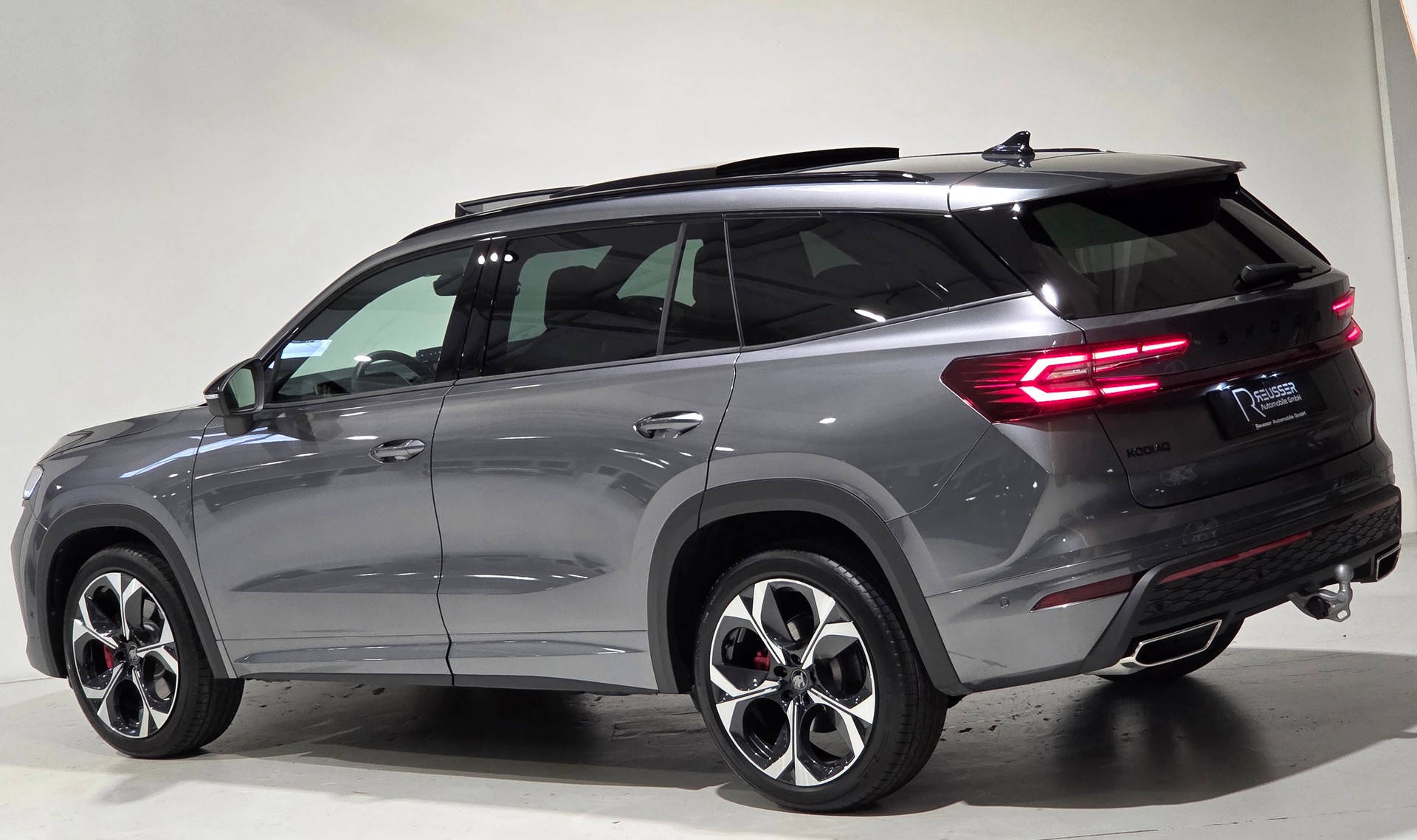SKODA Kodiaq 2.0 TSI RS 4x4-showroom-element-2