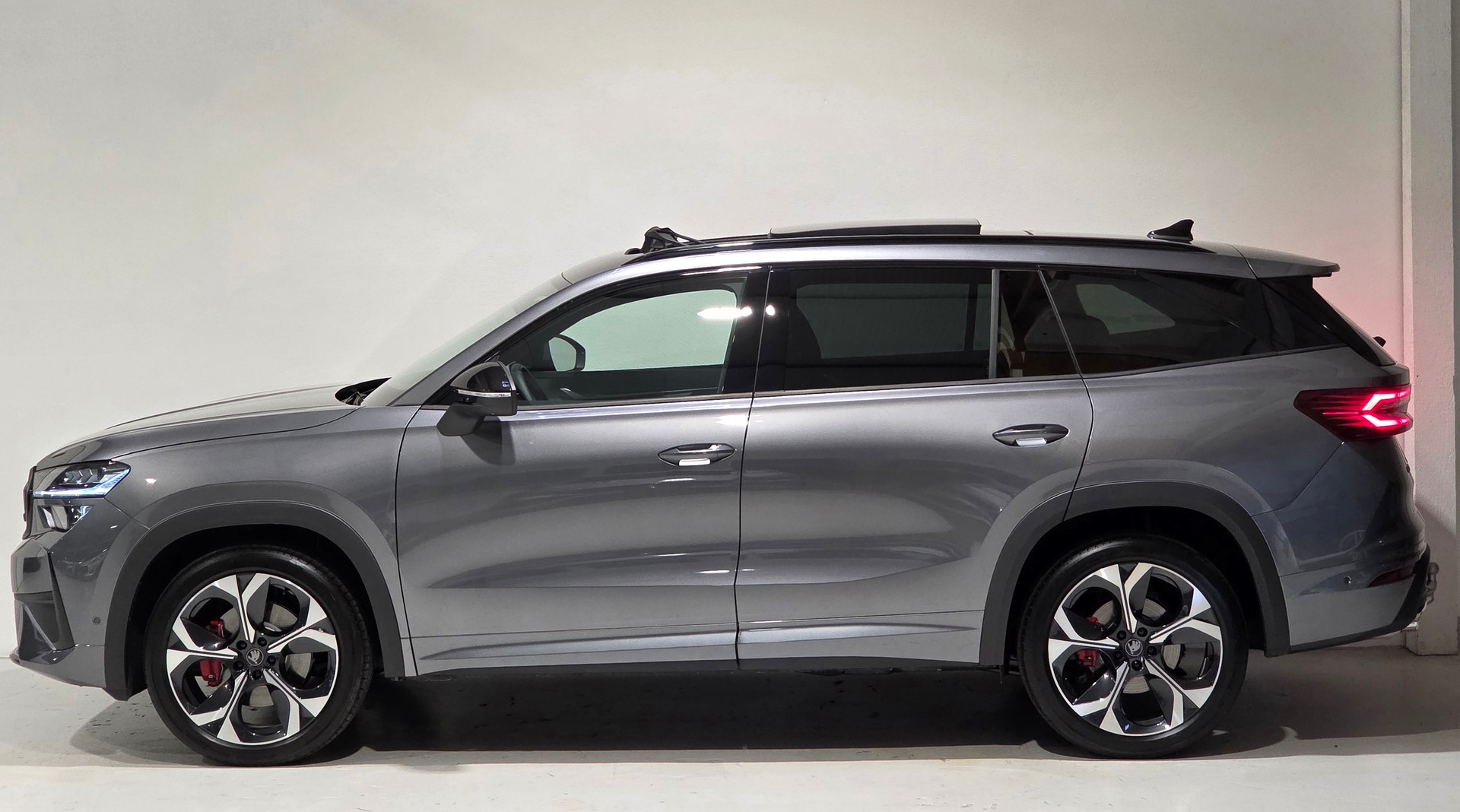 SKODA Kodiaq 2.0 TSI RS 4x4-showroom-element-1