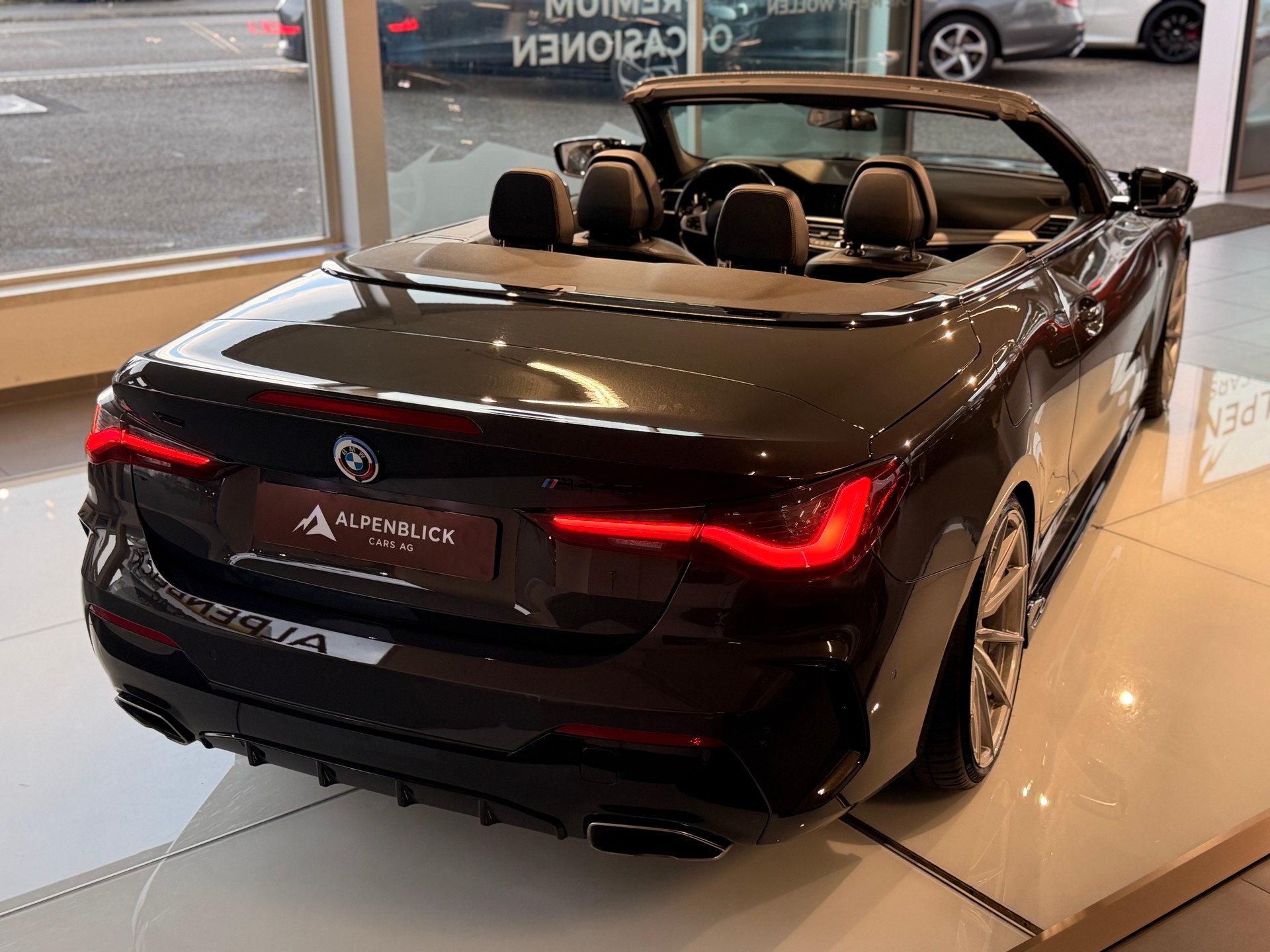 BMW M440i xDrive 48V Cabriolet Steptronic-showroom-element-3