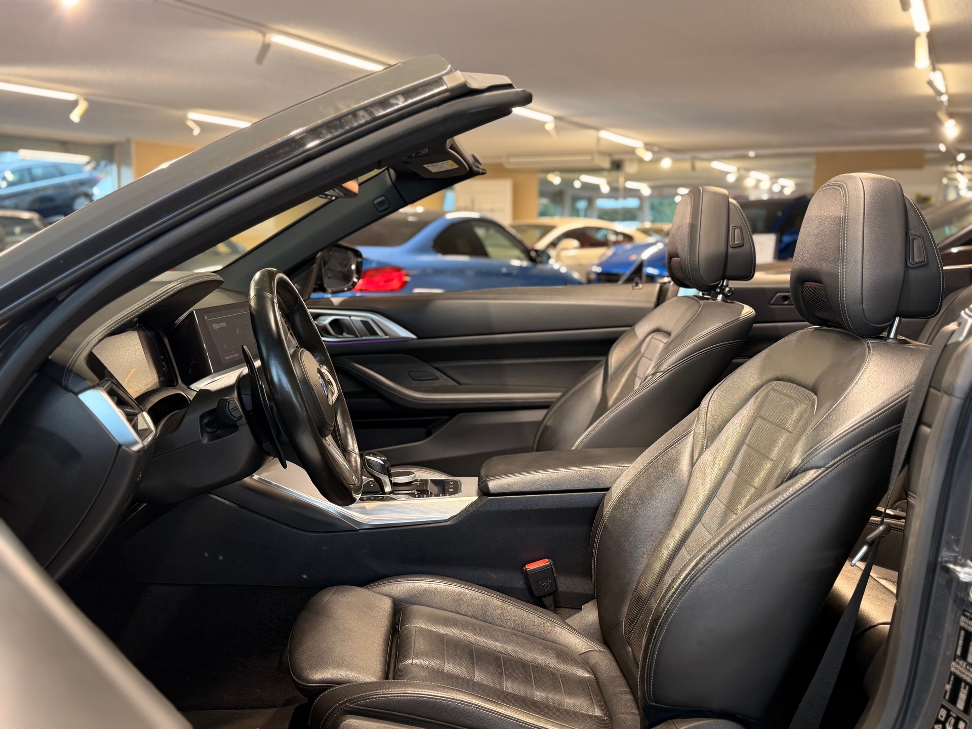 BMW M440i xDrive 48V Cabriolet Steptronic-image-16
