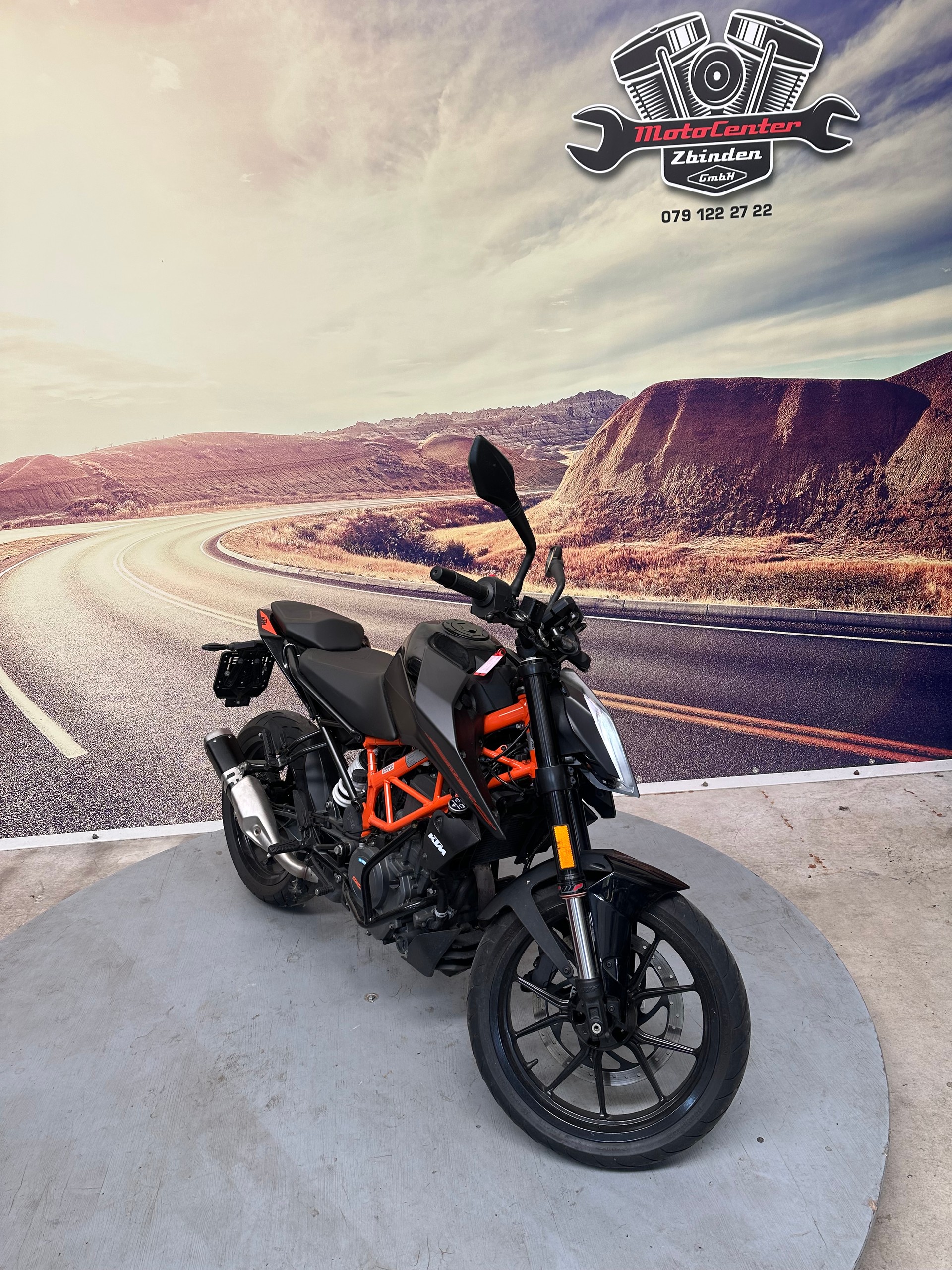 KTM 390 Duke-image-1