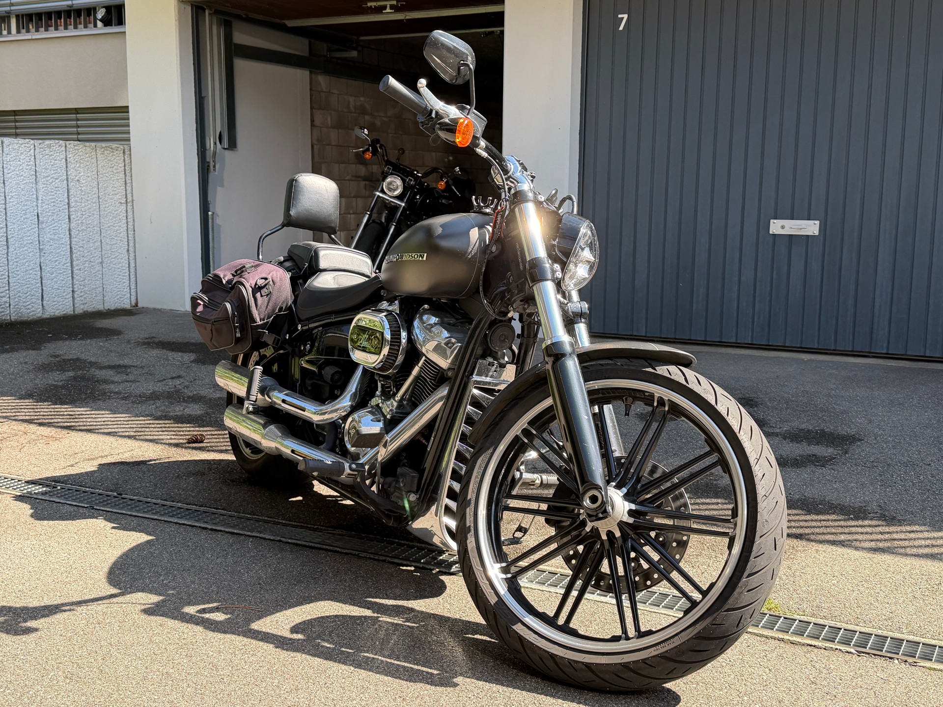 HARLEY-DAVIDSON FXBRS Breakout 114 ABS-image-1