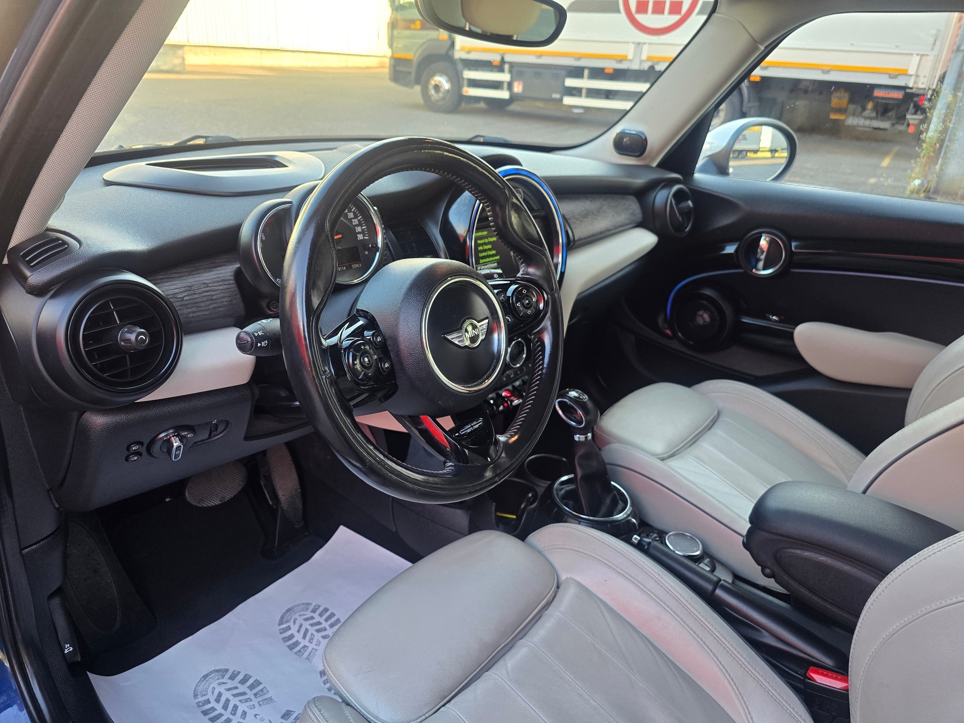 MINI Cooper S Steptronic-image-10
