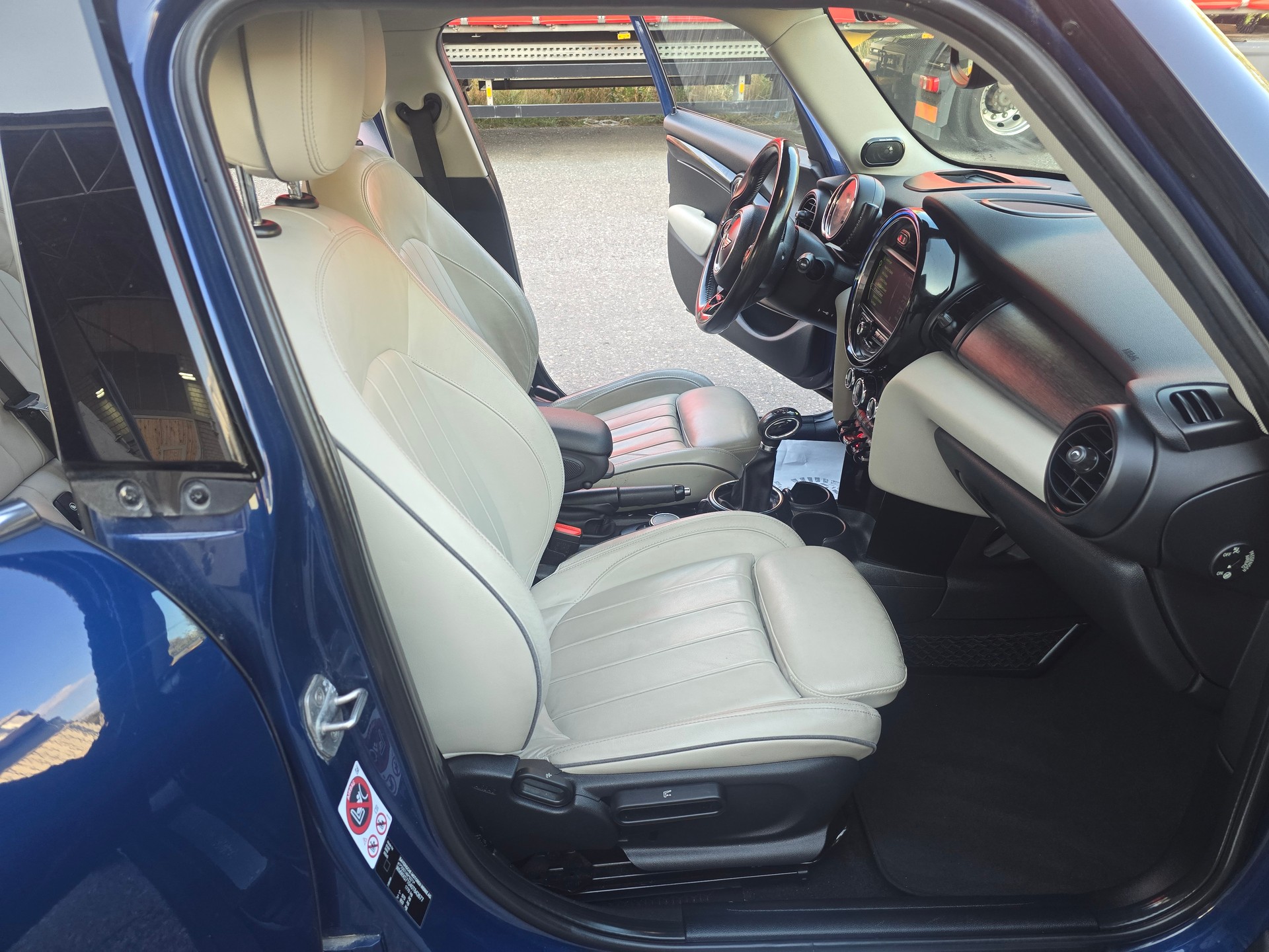 MINI Cooper S Steptronic-image-13
