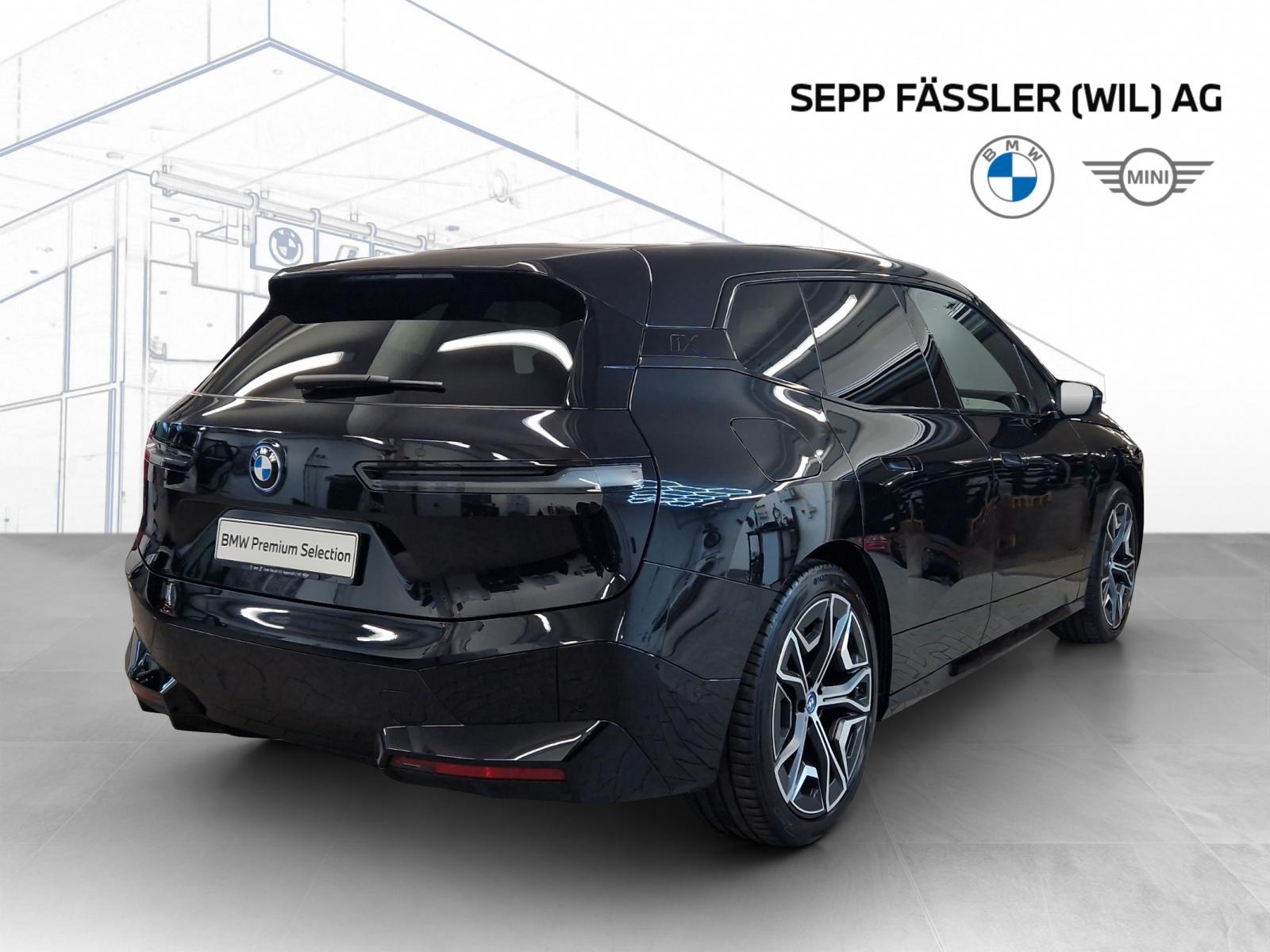 BMW iX xDrive50-image-5