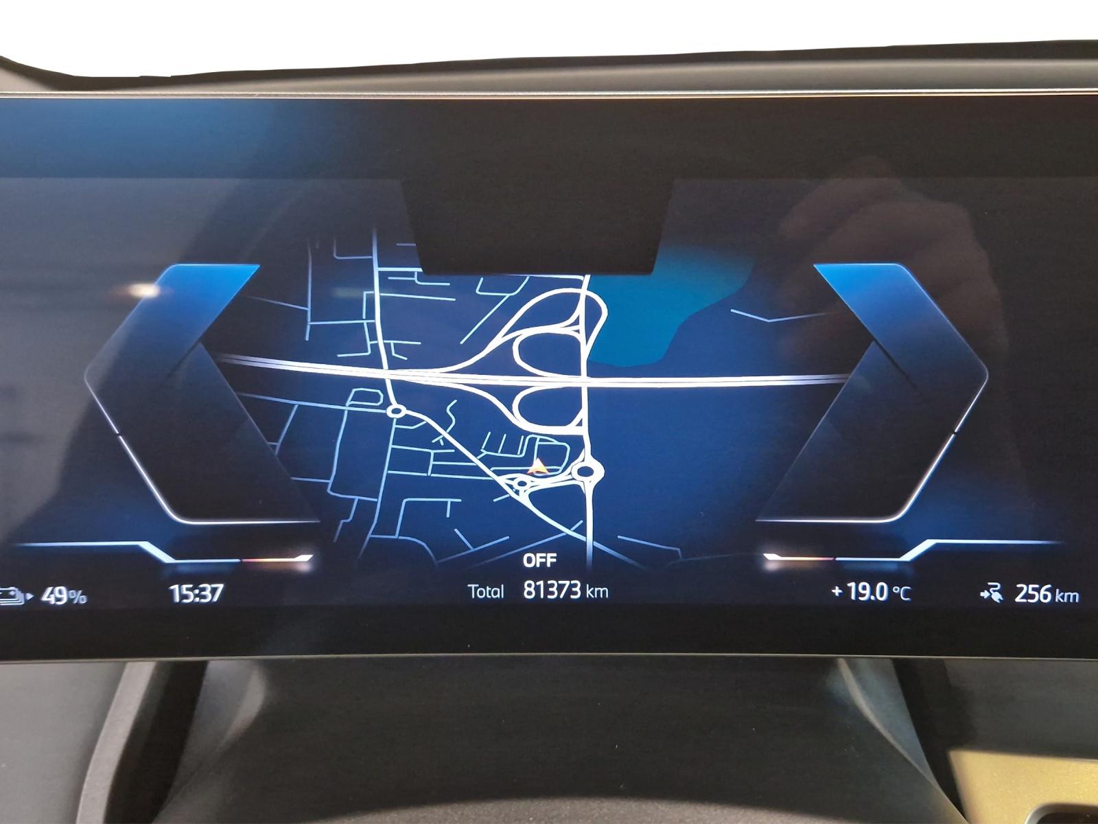 BMW iX xDrive50-image-10