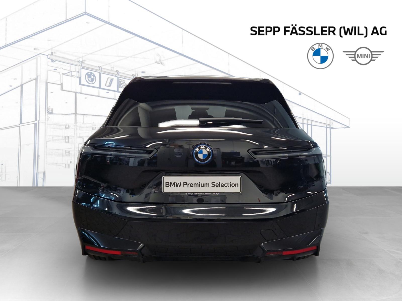 BMW iX xDrive50-image-4