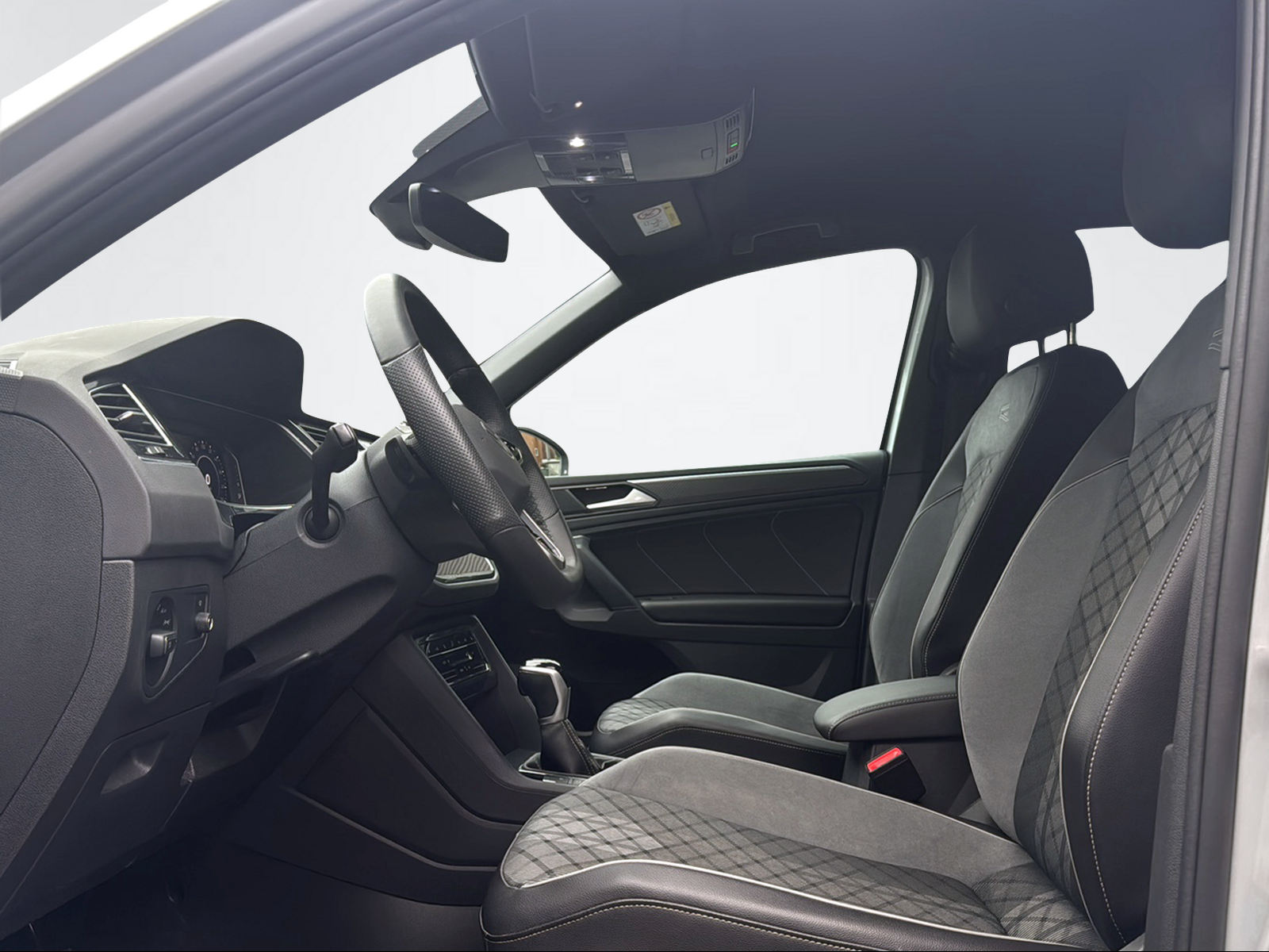 VW Tiguan 1.4 TSI PHEV R-Line DSG 2WD-image-4