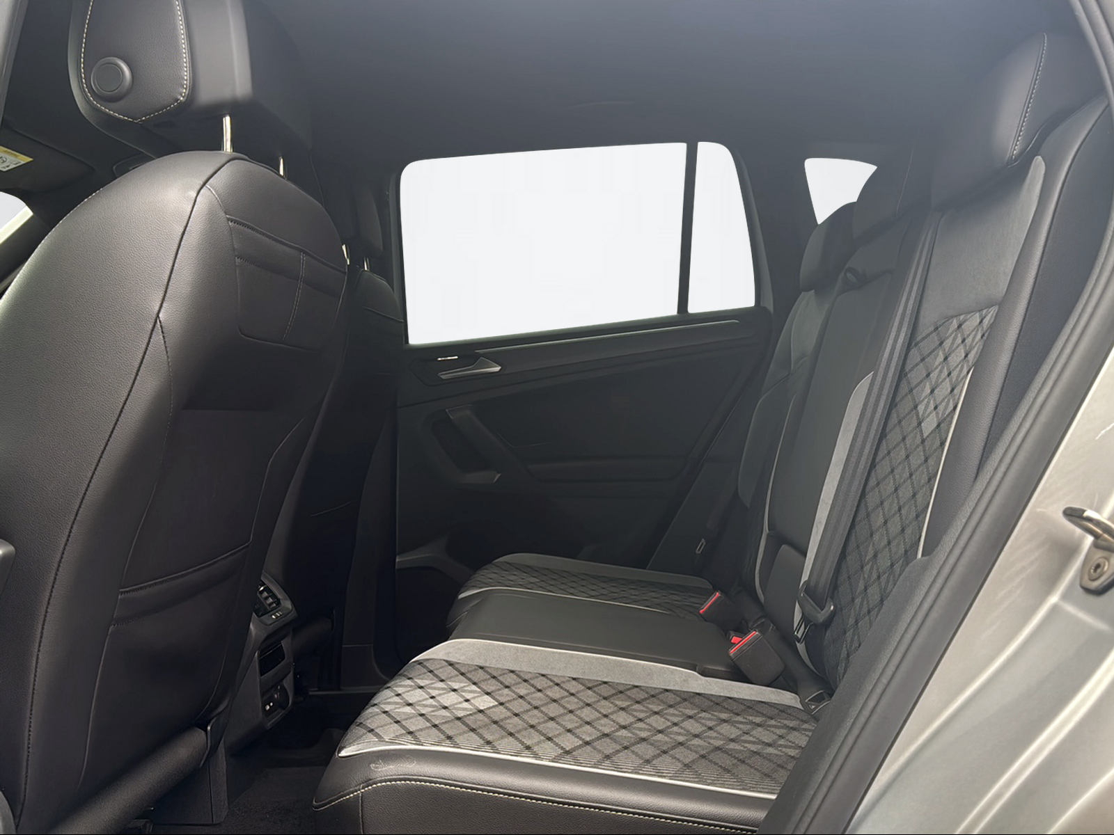 VW Tiguan 1.4 TSI PHEV R-Line DSG 2WD-image-8