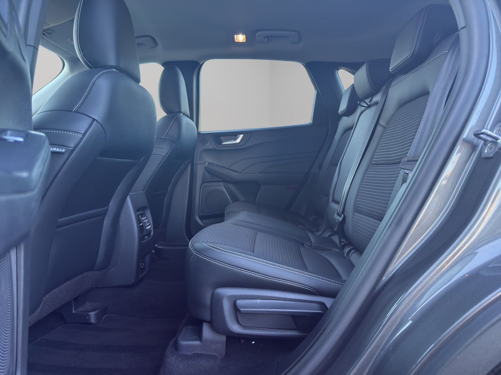 FORD Kuga 2.5 FHEV Titanium X 4WD-image-14