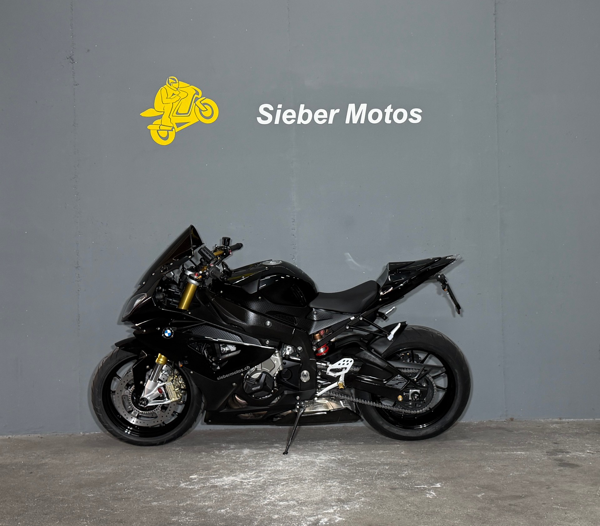 BMW S1000RR-image-2