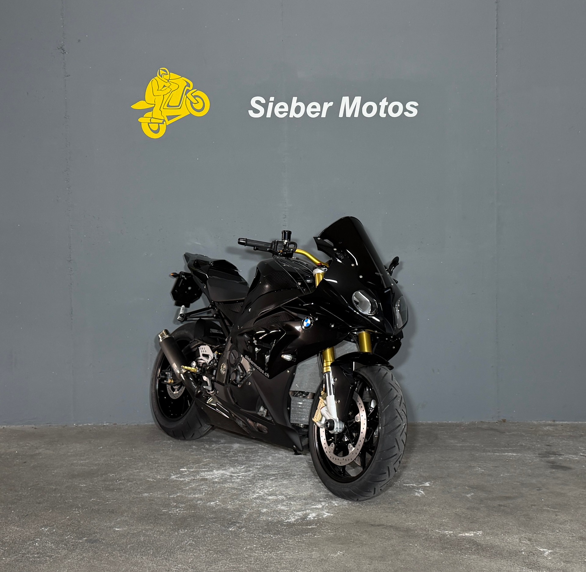 BMW S1000RR-image-1