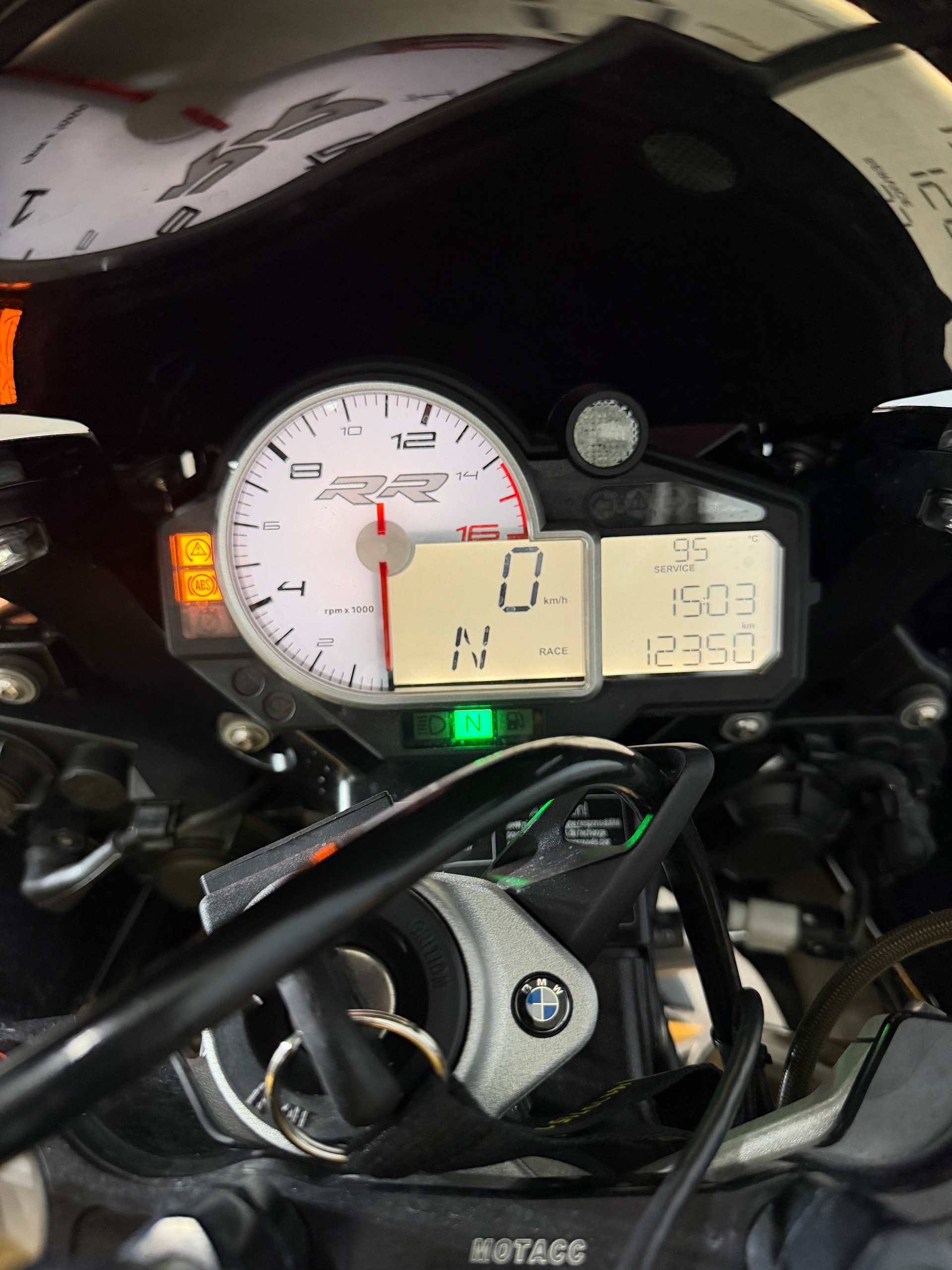 BMW S1000RR-image-4