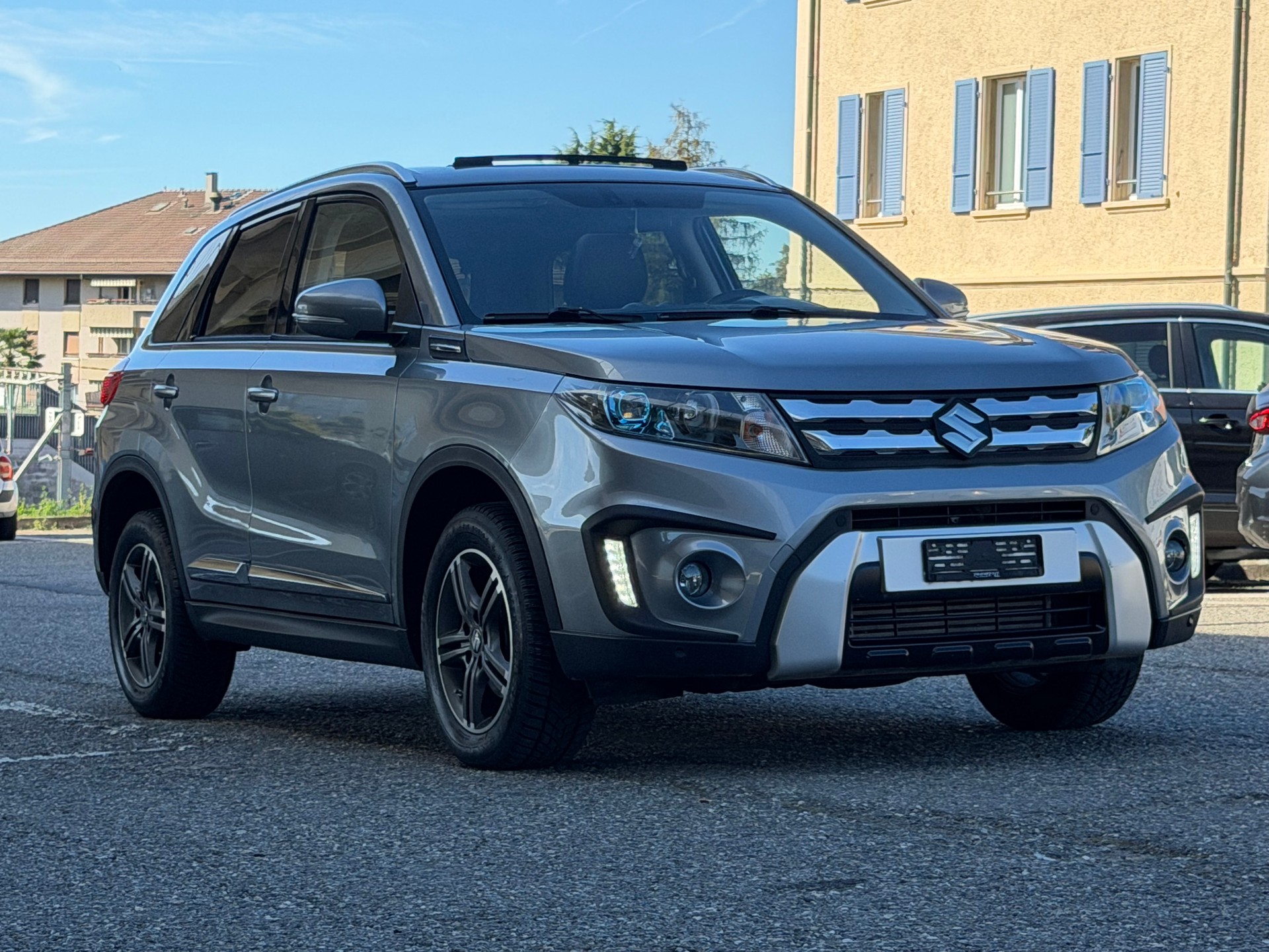 SUZUKI Vitara 1.6 TD Tradizio Top TCSS-showroom-element-3