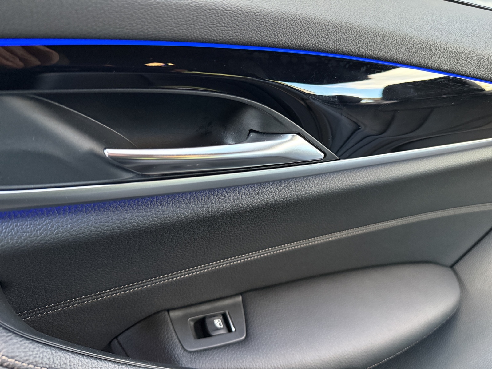 BMW 520d X-Drive M-SPORTPAKET-image-17