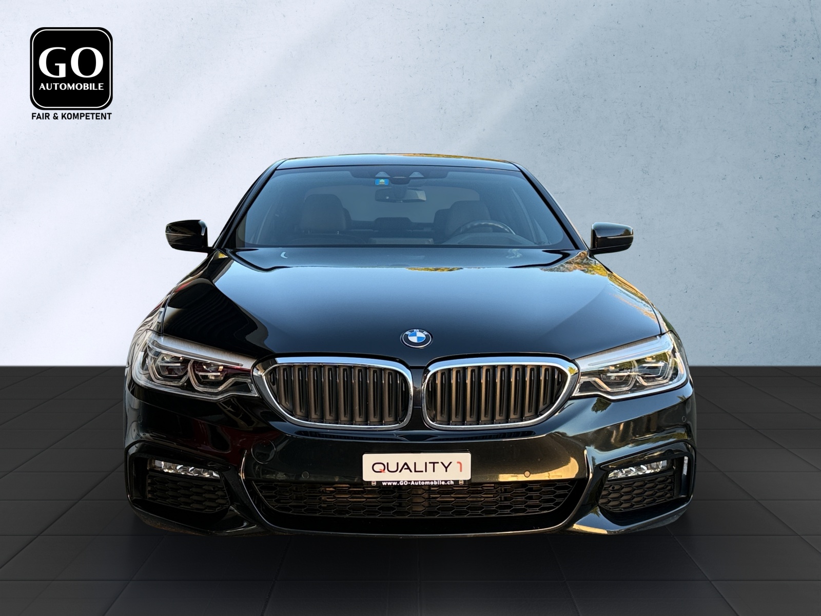 BMW 520d X-Drive M-PAKET-showroom-element-2