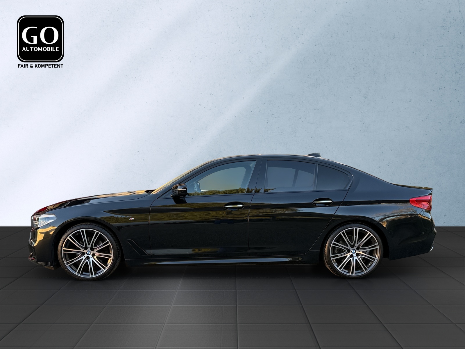 BMW 520d X-Drive M-PAKET-showroom-element-3