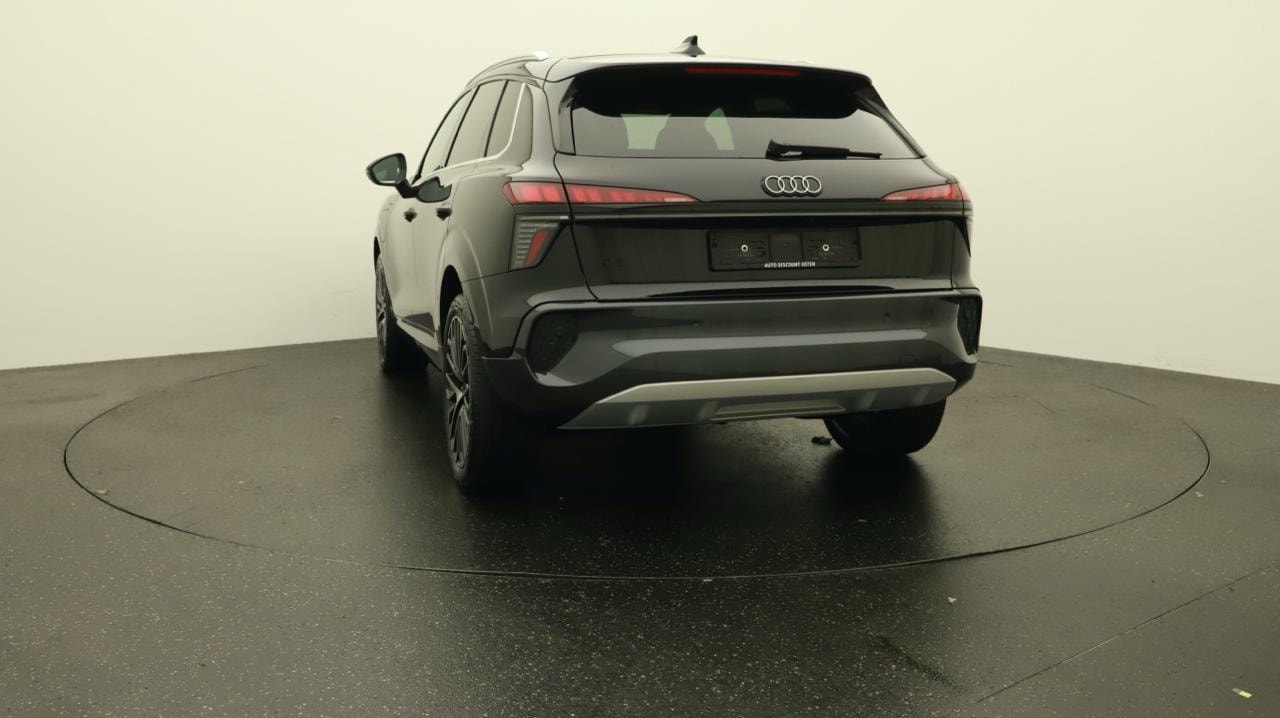 AUDI Q3 SUV e-hybrid 200 kW S tronic-showroom-element-3