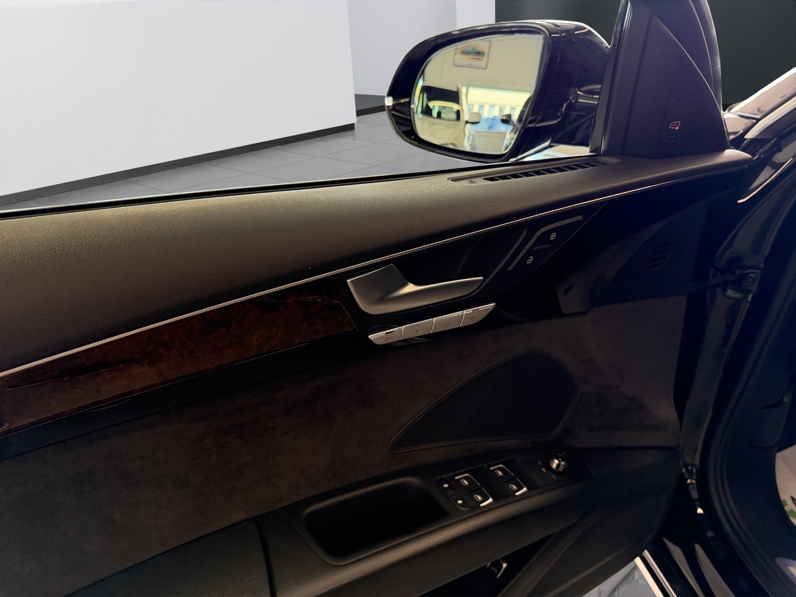 AUDI A8 3.0 TDI ultra quattro tiptronic-image-16