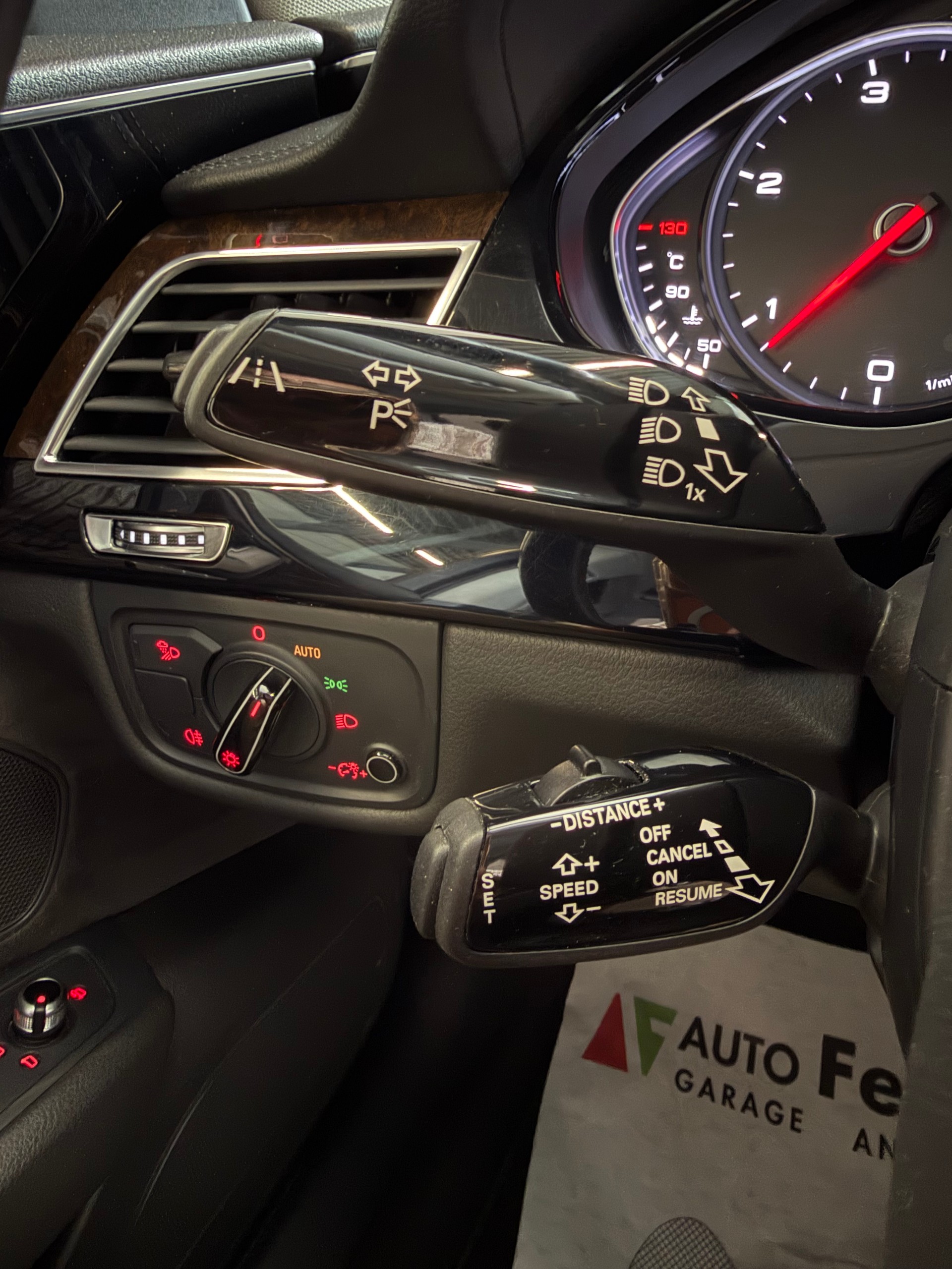 AUDI A8 3.0 TDI ultra quattro tiptronic-image-24