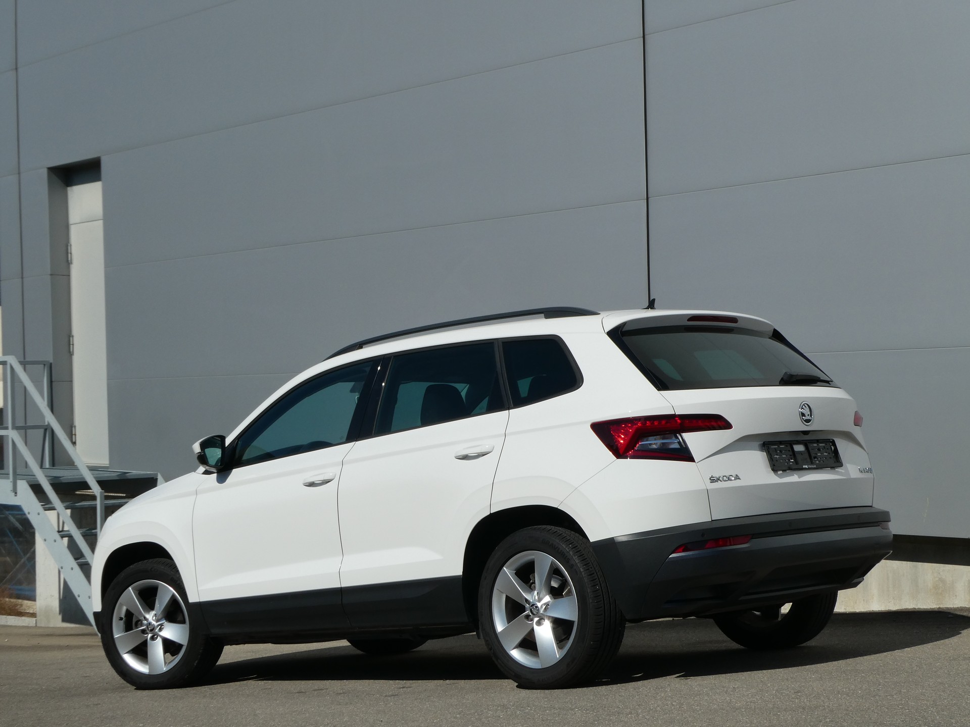 SKODA Karoq 1.5 TSI ACT Ambition-image-4