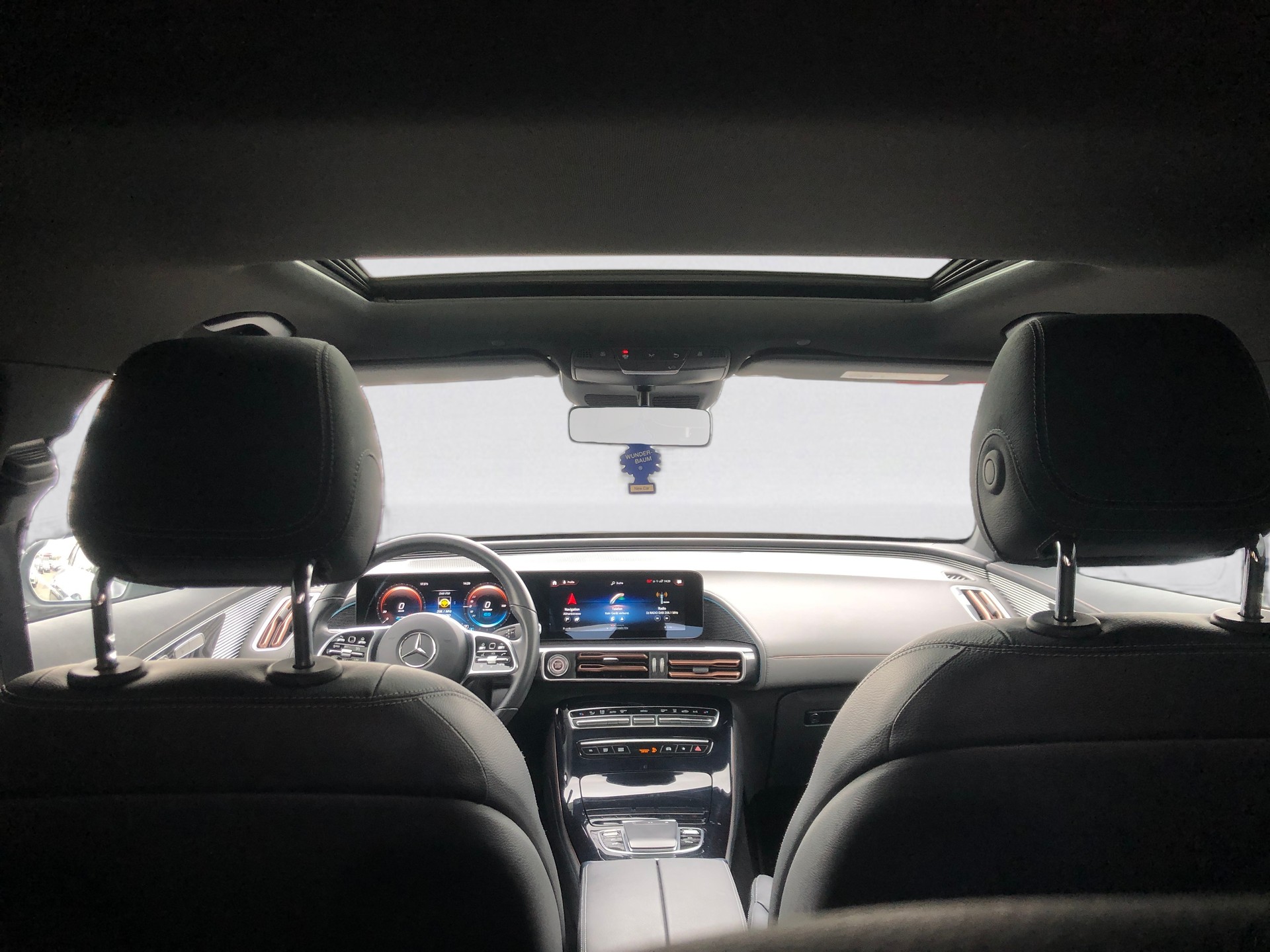 MERCEDES-BENZ EQC 400 4Matic-image-6