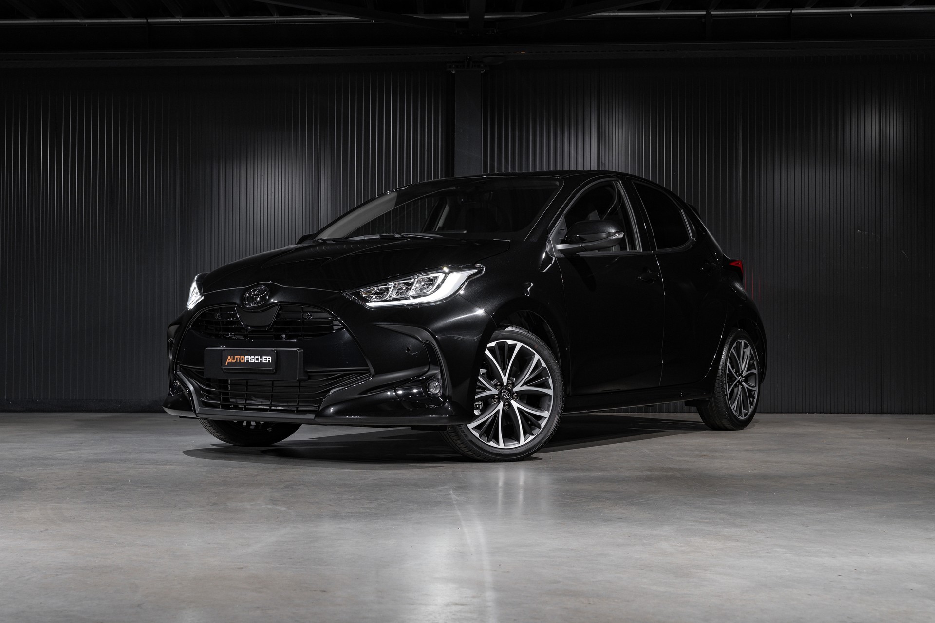 TOYOTA Yaris 1.5 e-CVT