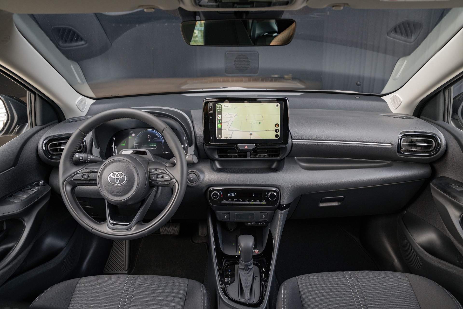 TOYOTA Yaris 1.5 e-CVT-image-14