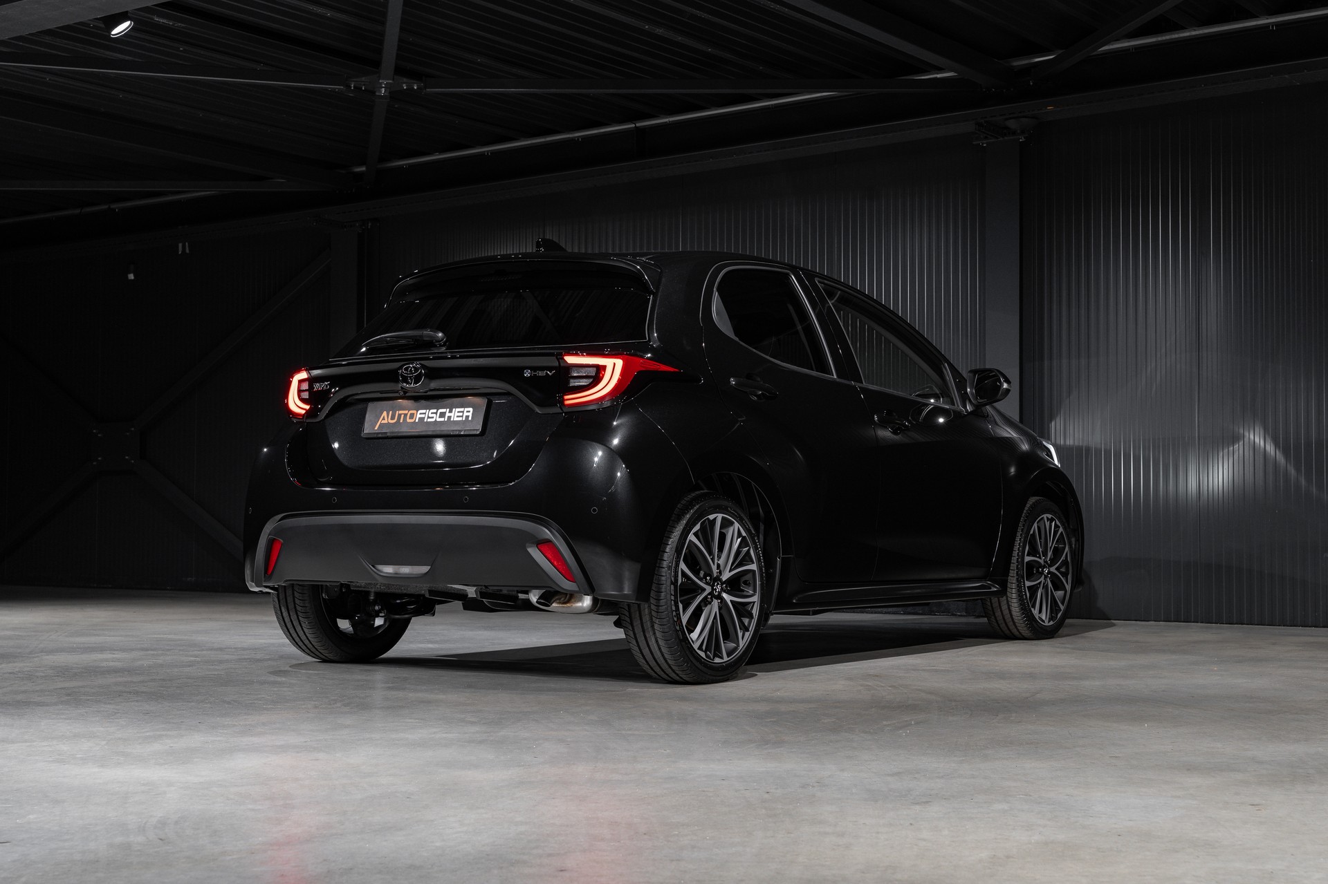 TOYOTA Yaris 1.5 e-CVT-image-7