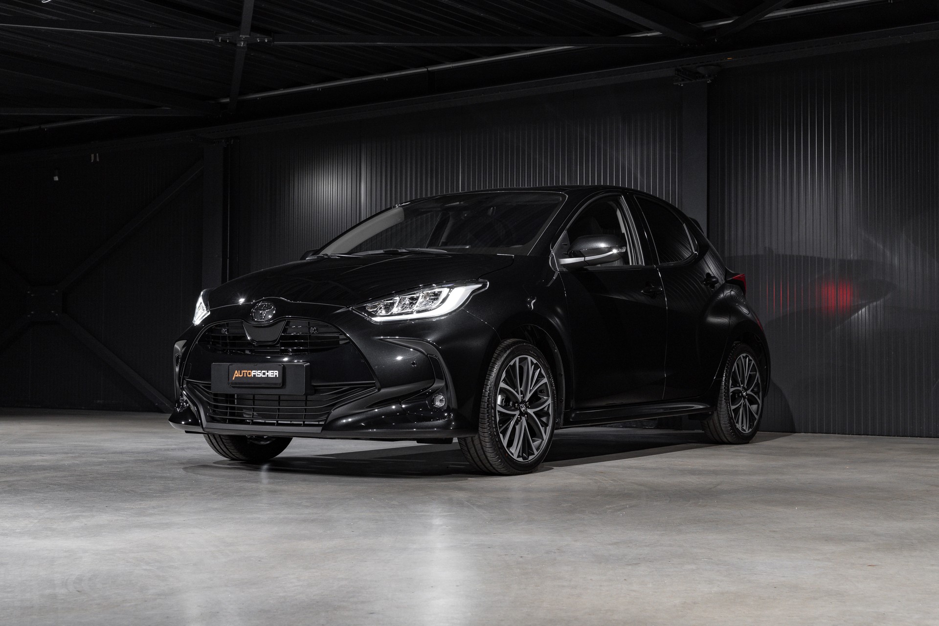 TOYOTA Yaris 1.5 e-CVT-image-4