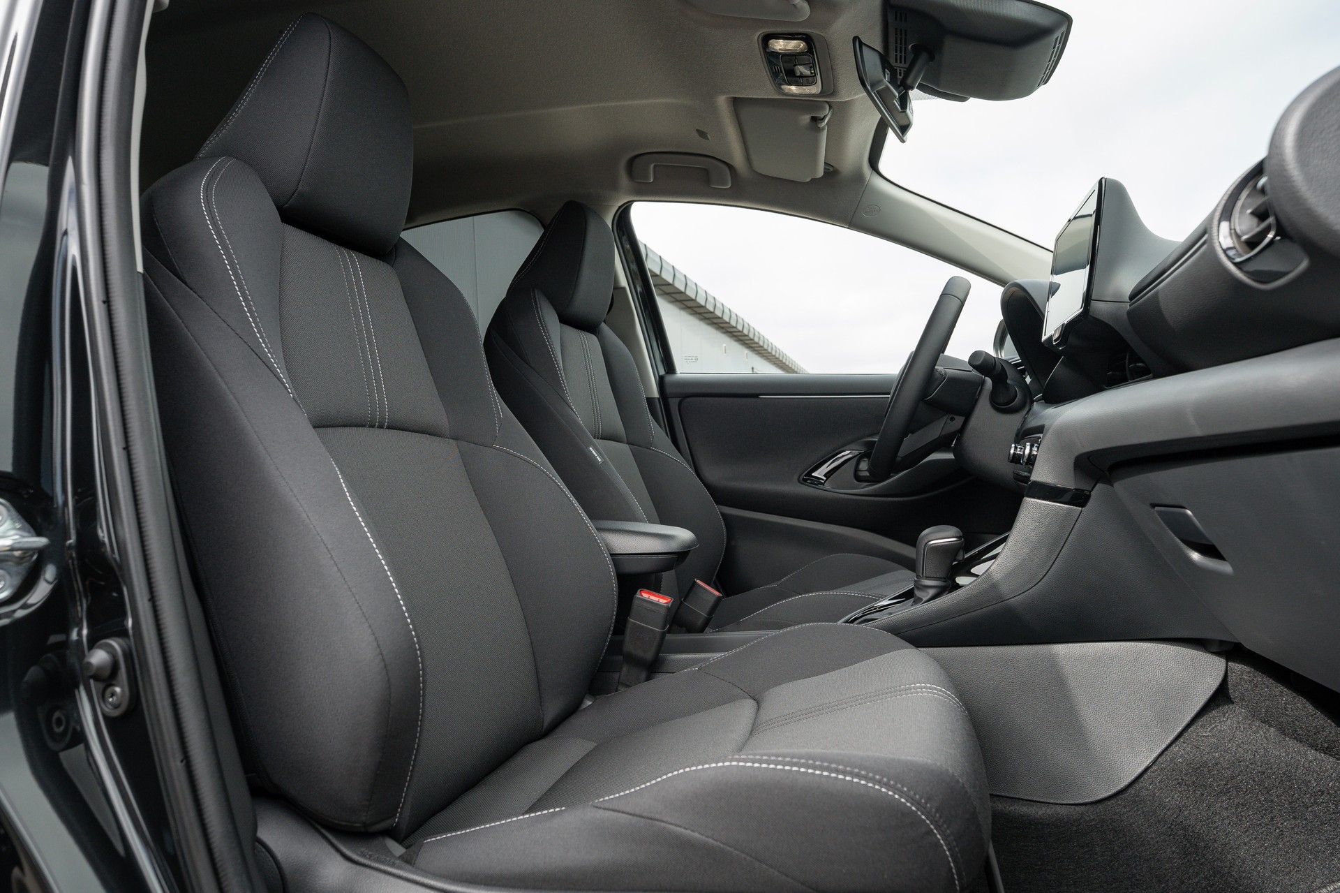 TOYOTA Yaris 1.5 e-CVT-image-10