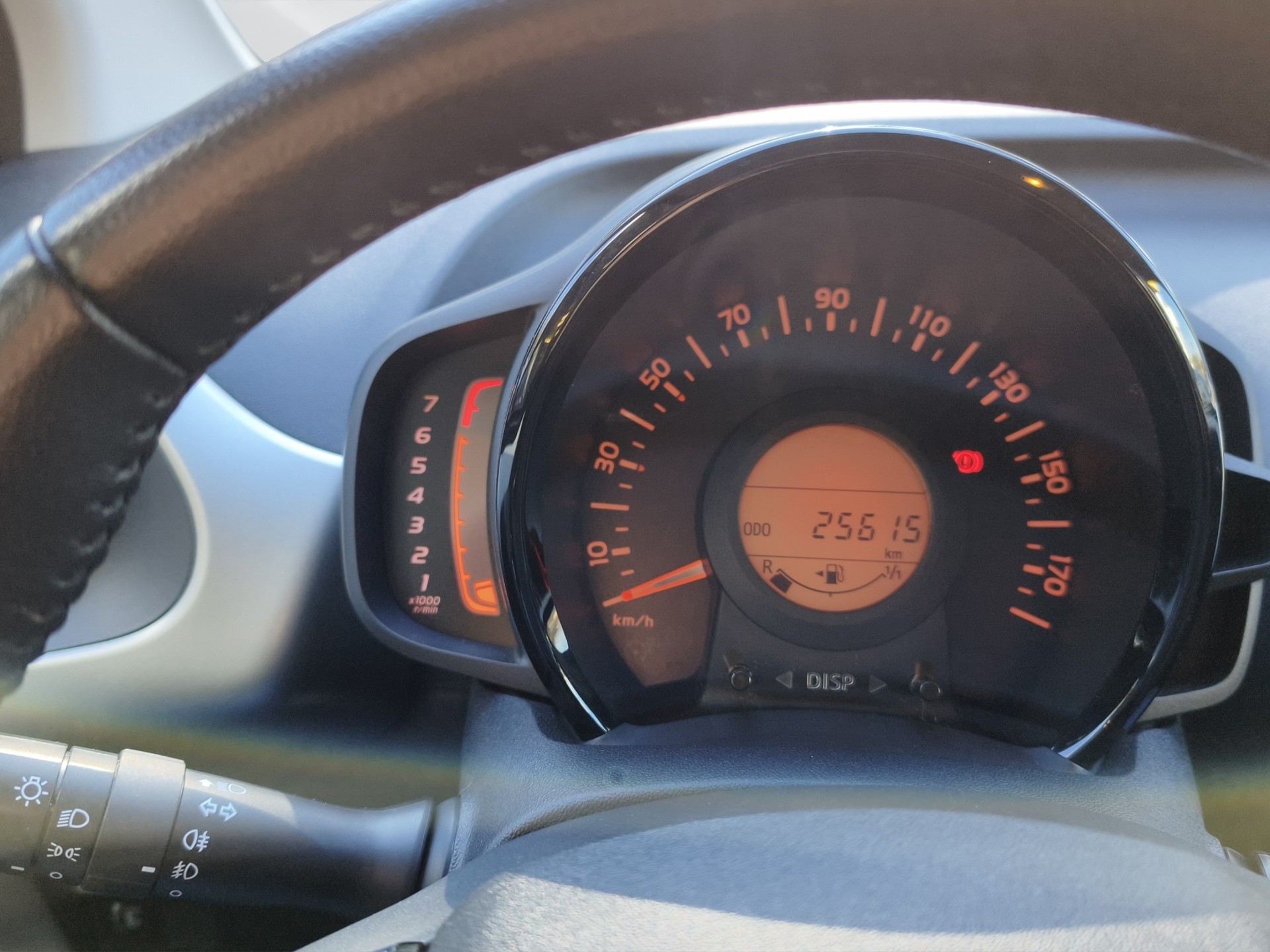 PEUGEOT 108 1.2 VTi Allure-image-12