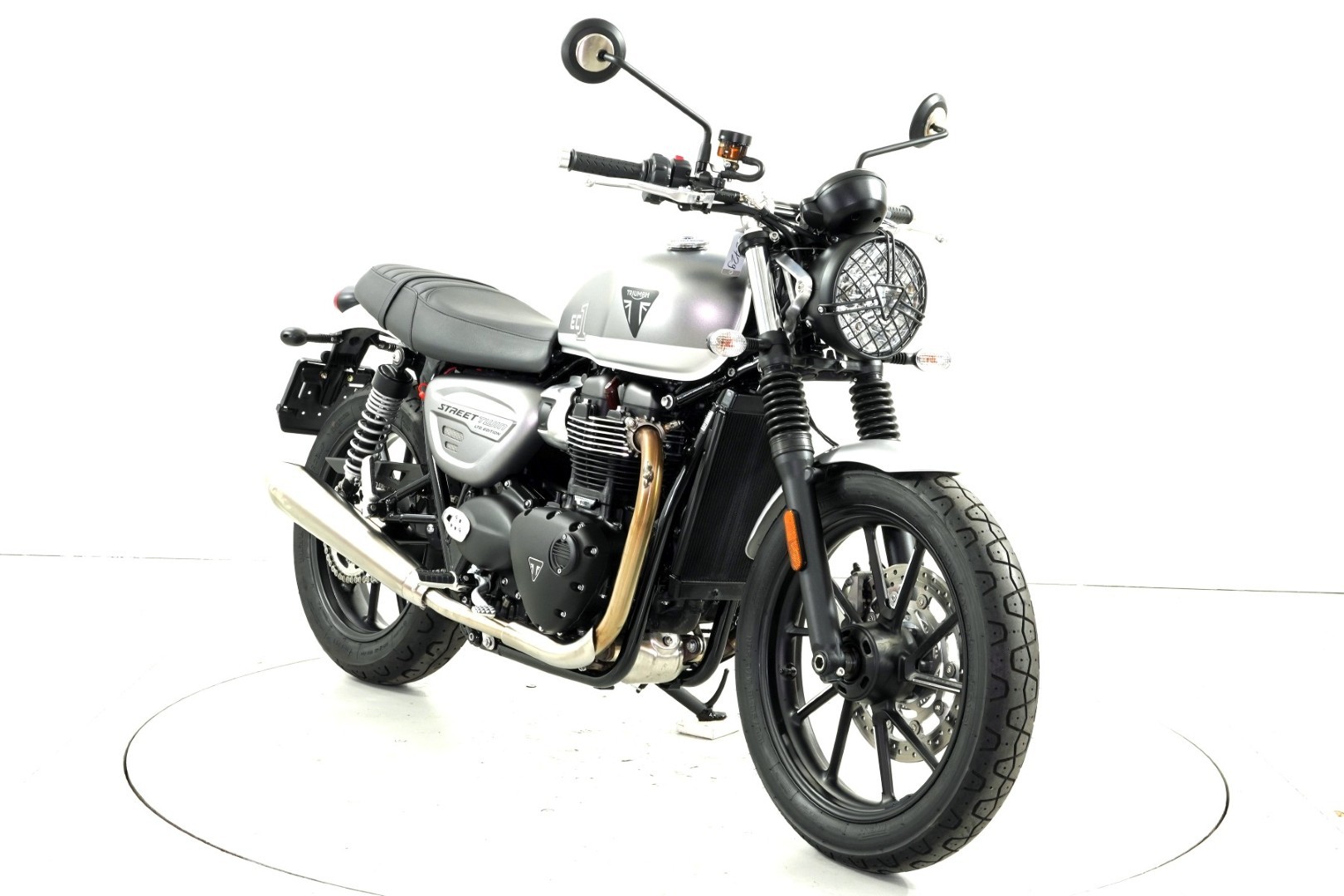 TRIUMPH Street Twin 900i ABS-showroom-element-1