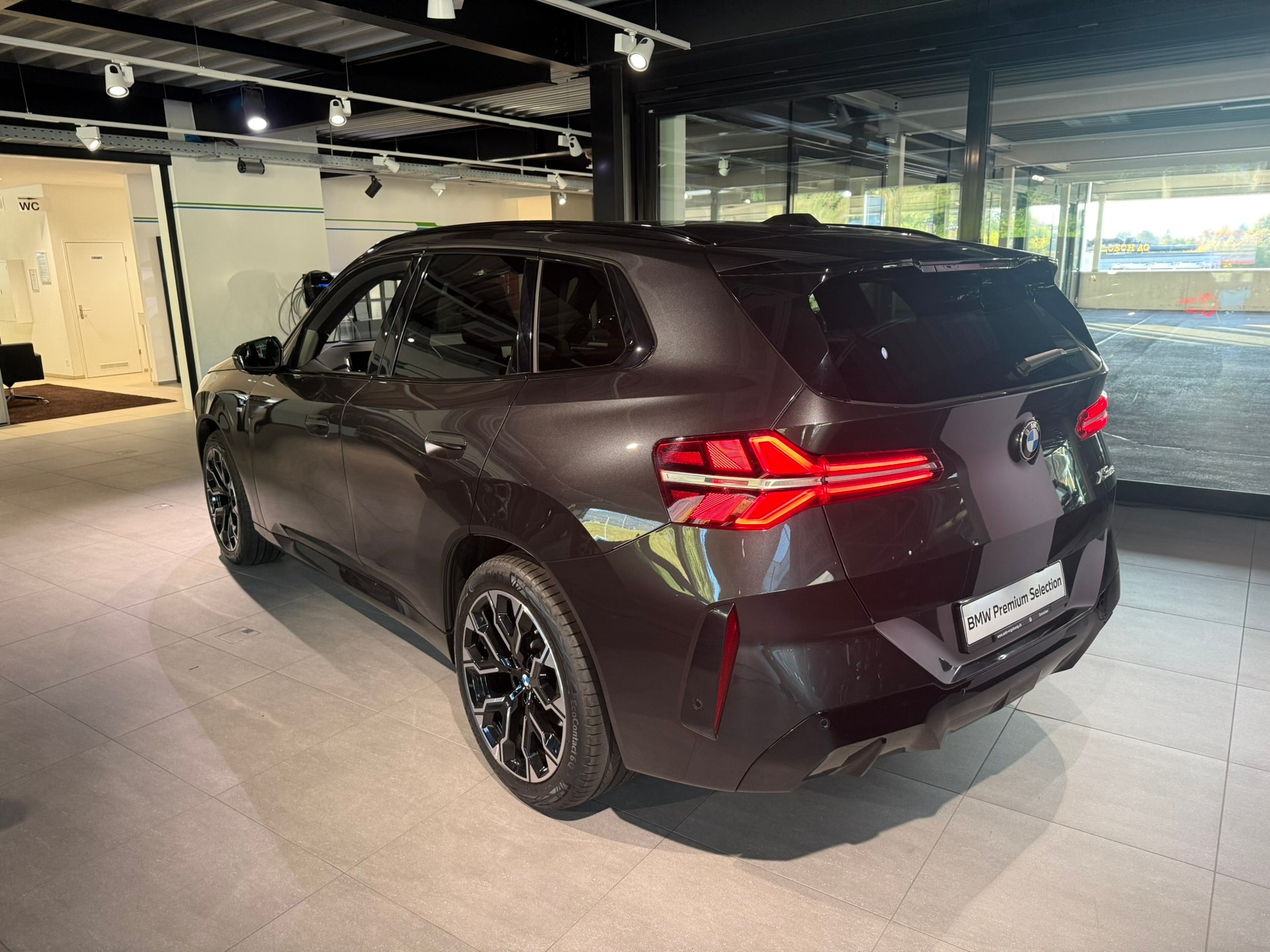 BMW X3 xDrive 48V 20d M Sport-showroom-element-3
