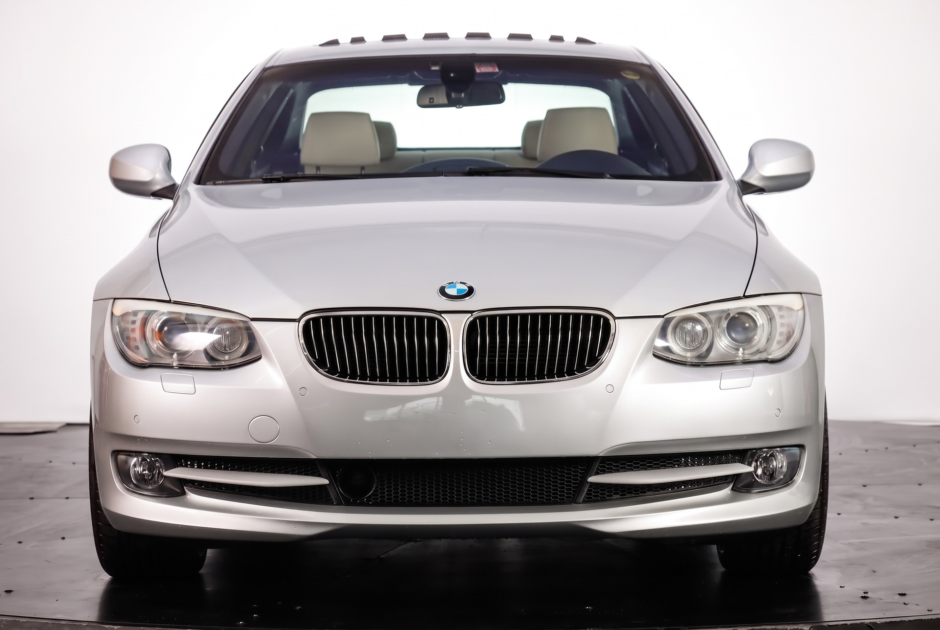 BMW 330d xDrive Coupé Steptronic Pack M Sport • Cuir Dakota • Toit ouvrant-showroom-element-1