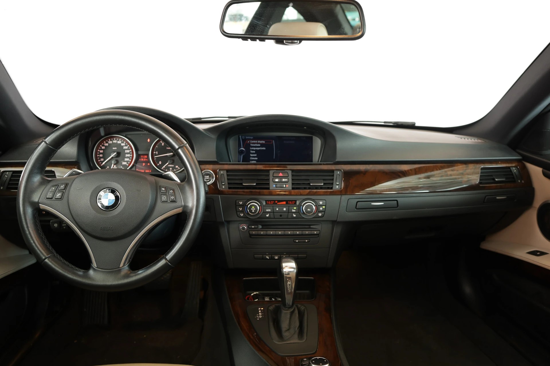 BMW 330d xDrive Coupé Steptronic Pack M Sport • Cuir Dakota • Toit ouvrant-image-13