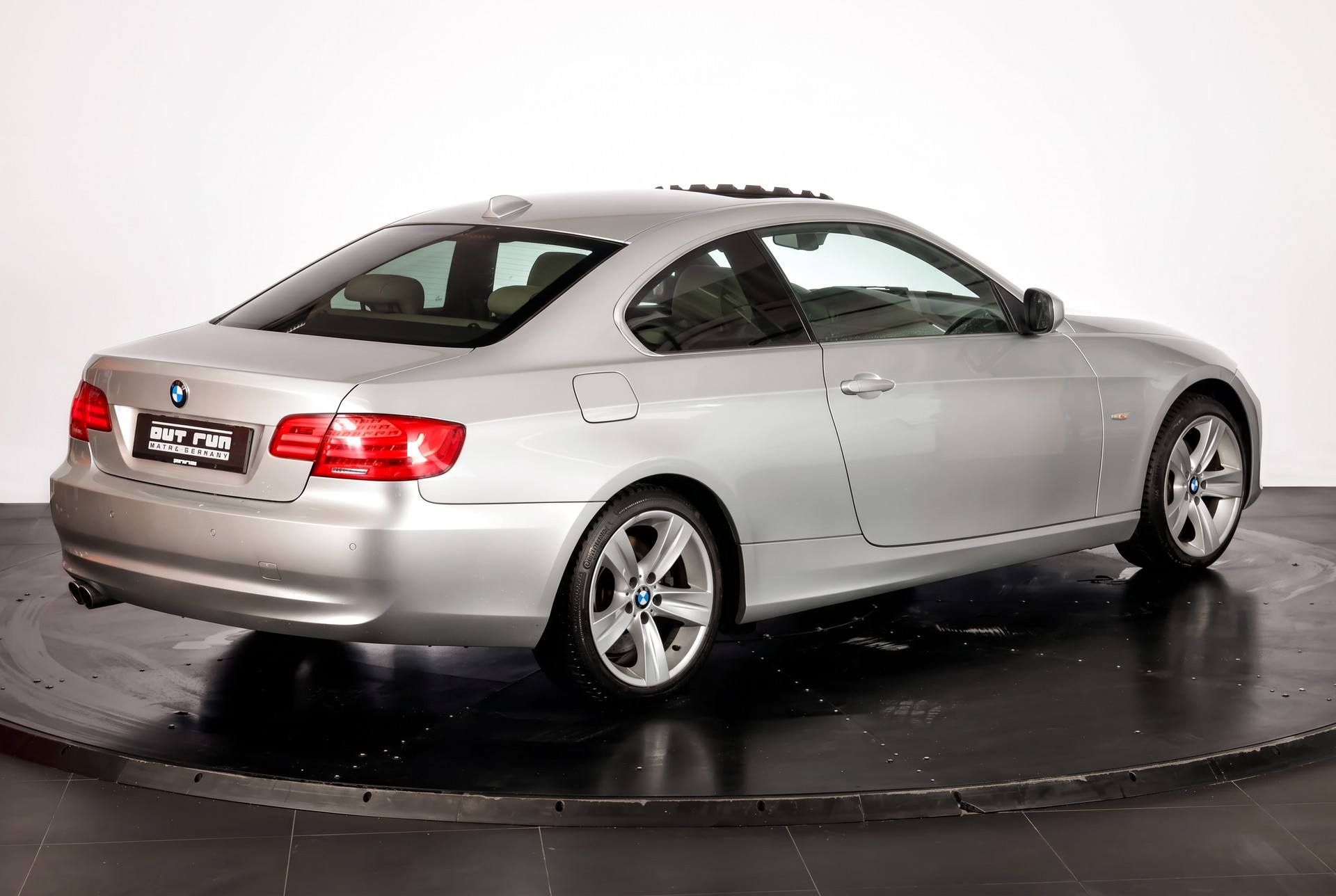 BMW 330d xDrive Coupé Steptronic Pack M Sport • Cuir Dakota • Toit ouvrant-image-7