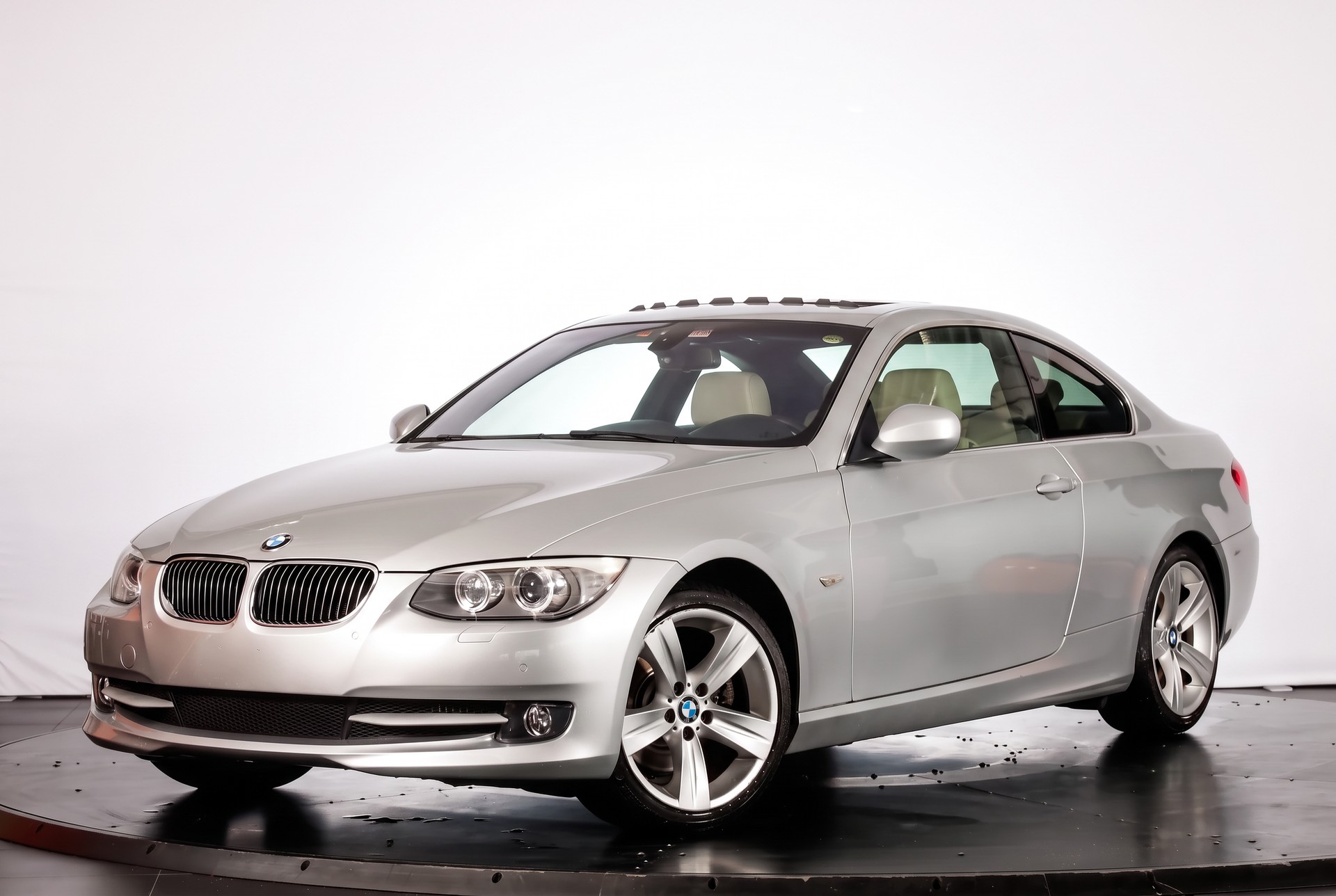 BMW 330d xDrive Coupé Steptronic Pack M Sport • Cuir Dakota • Toit ouvrant-image-4
